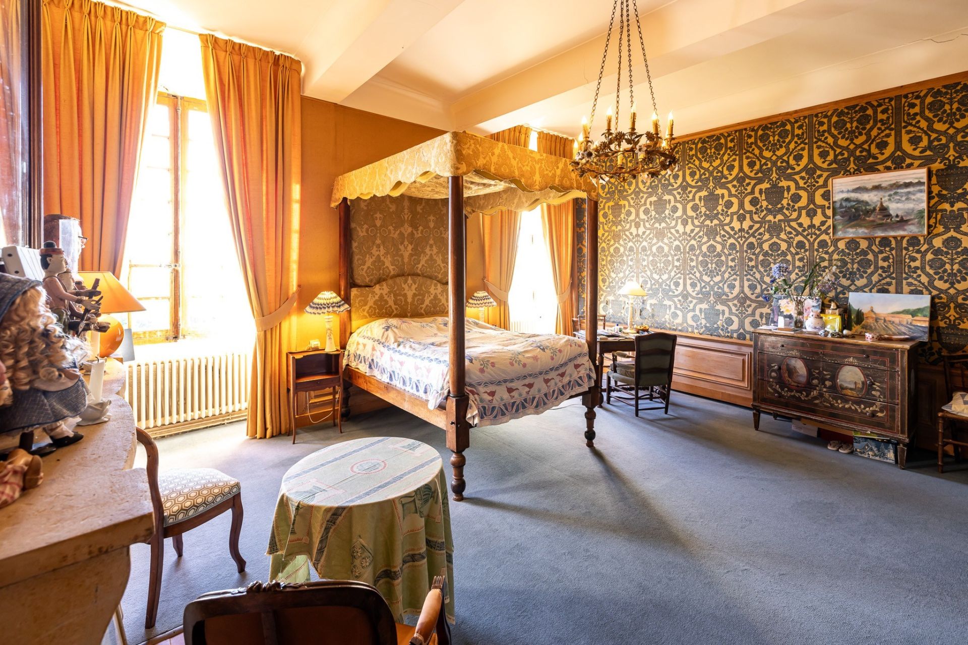 luxury house 15 Rooms for sale on STE ALVERE ST LAURENT LES BATONS (24510)