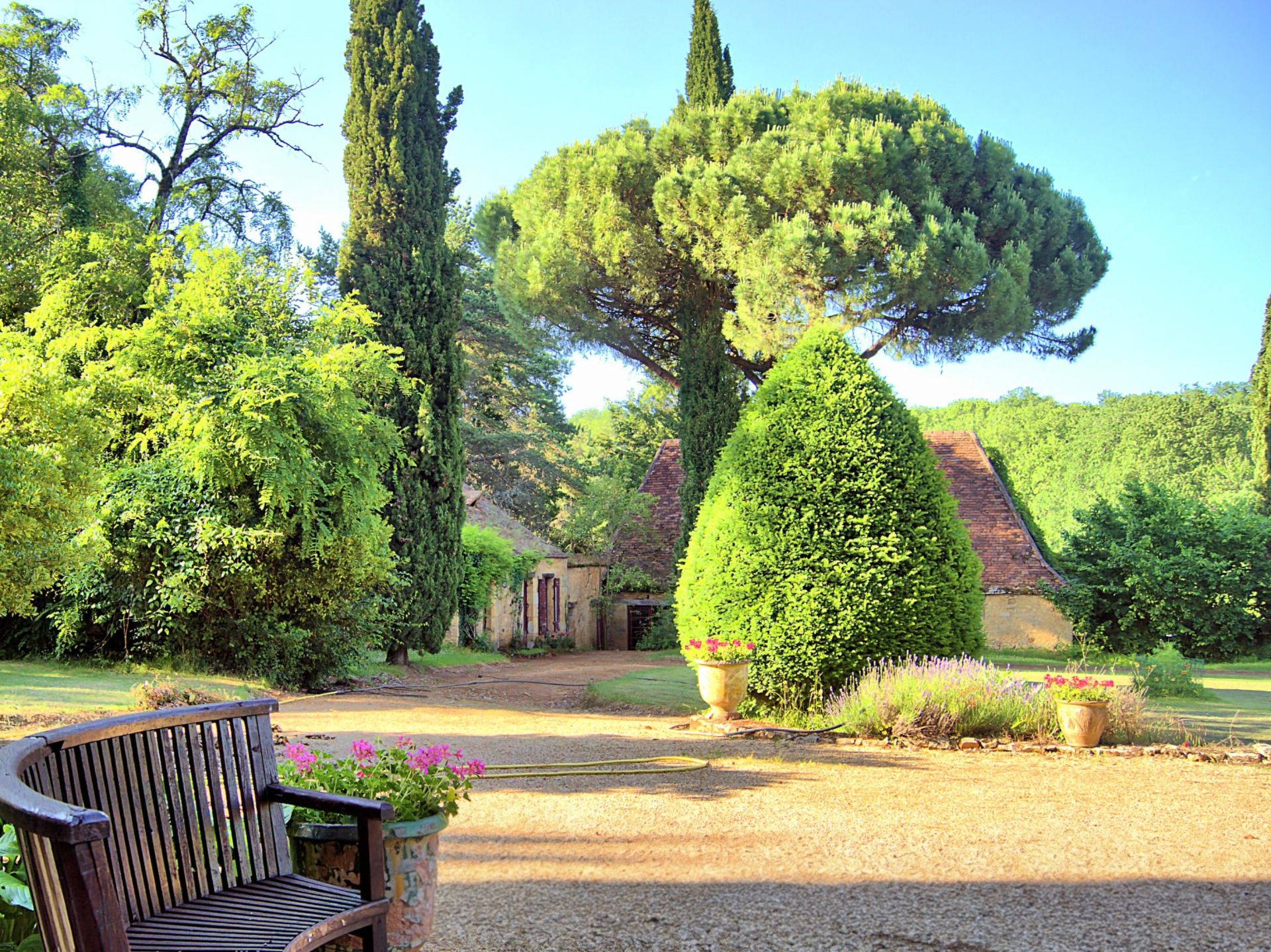 luxury house 15 Rooms for sale on STE ALVERE ST LAURENT LES BATONS (24510)