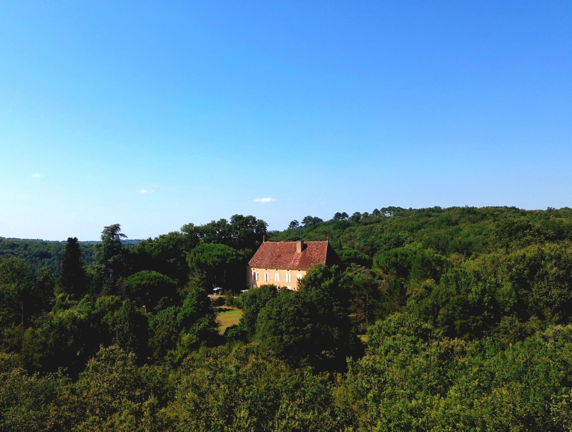 luxury house 15 Rooms for sale on STE ALVERE ST LAURENT LES BATONS (24510)