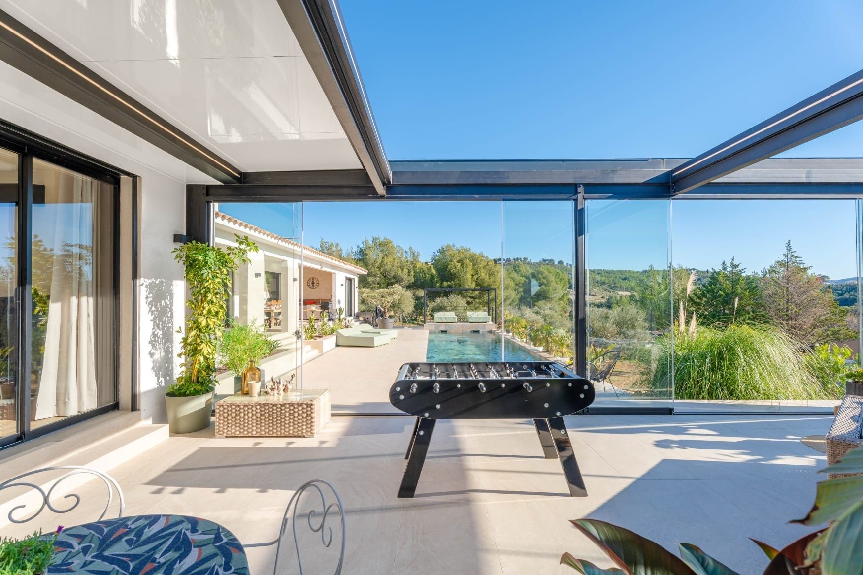 luxury house 6 Rooms for sale on LA CADIERE D AZUR (83740)