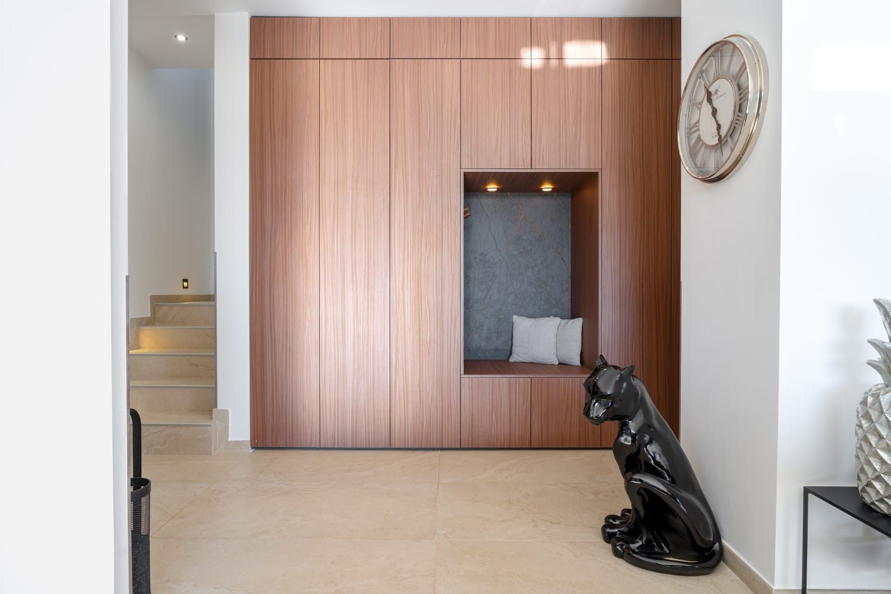 luxury house 6 Rooms for sale on LA CADIERE D AZUR (83740)