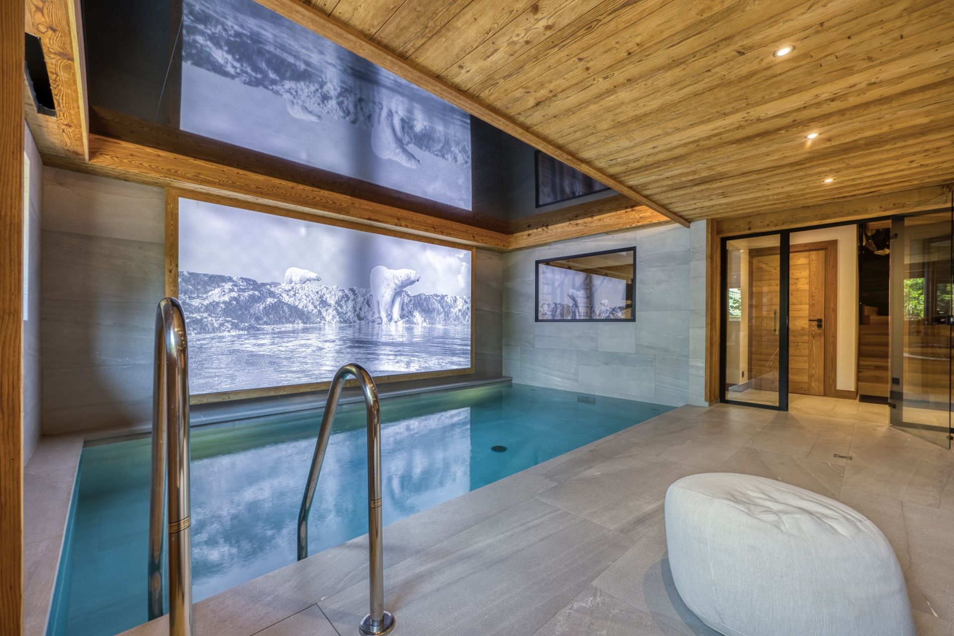 luxury chalet 9 Rooms for sale on MEGEVE (74120)