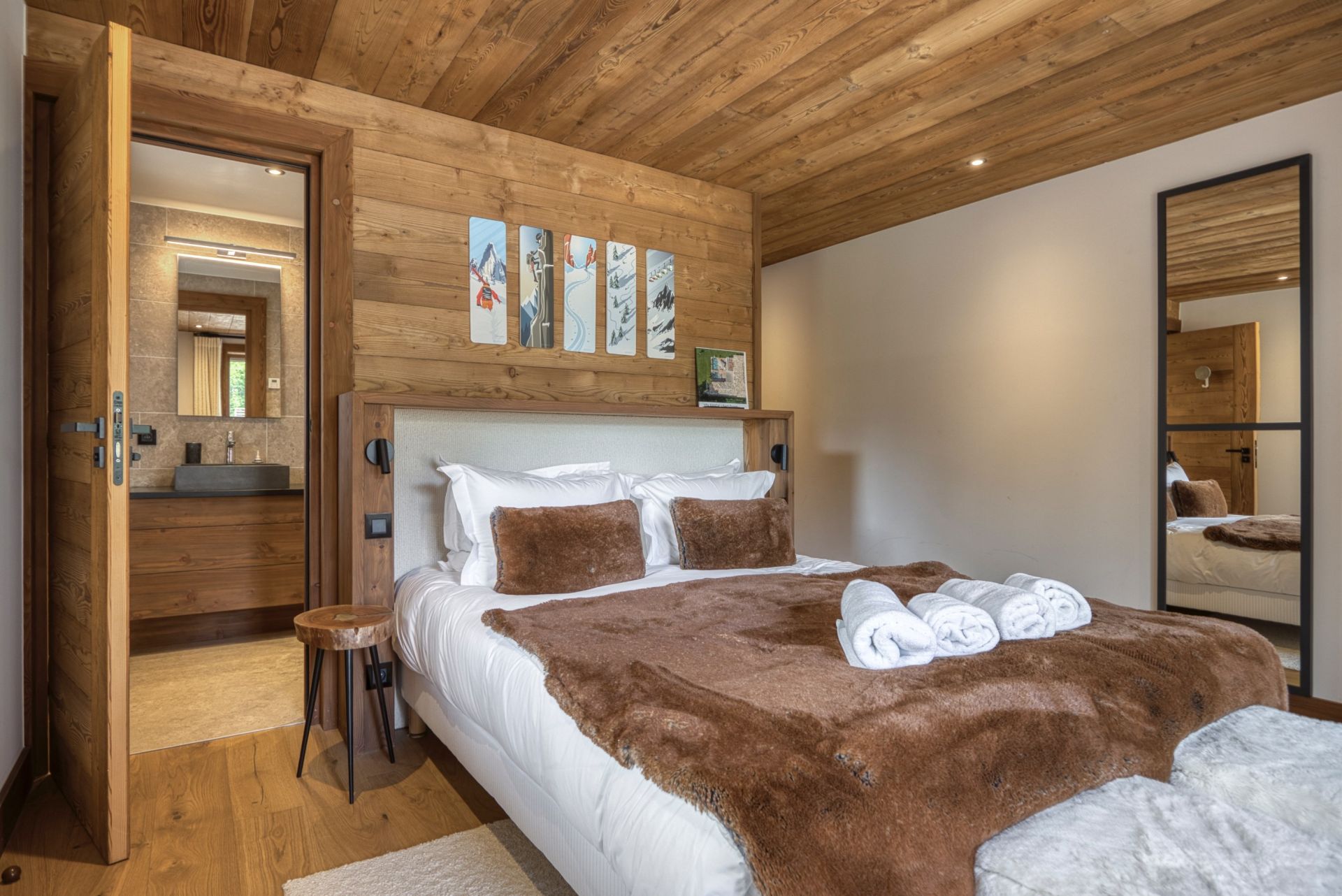 luxury chalet 9 Rooms for sale on MEGEVE (74120)