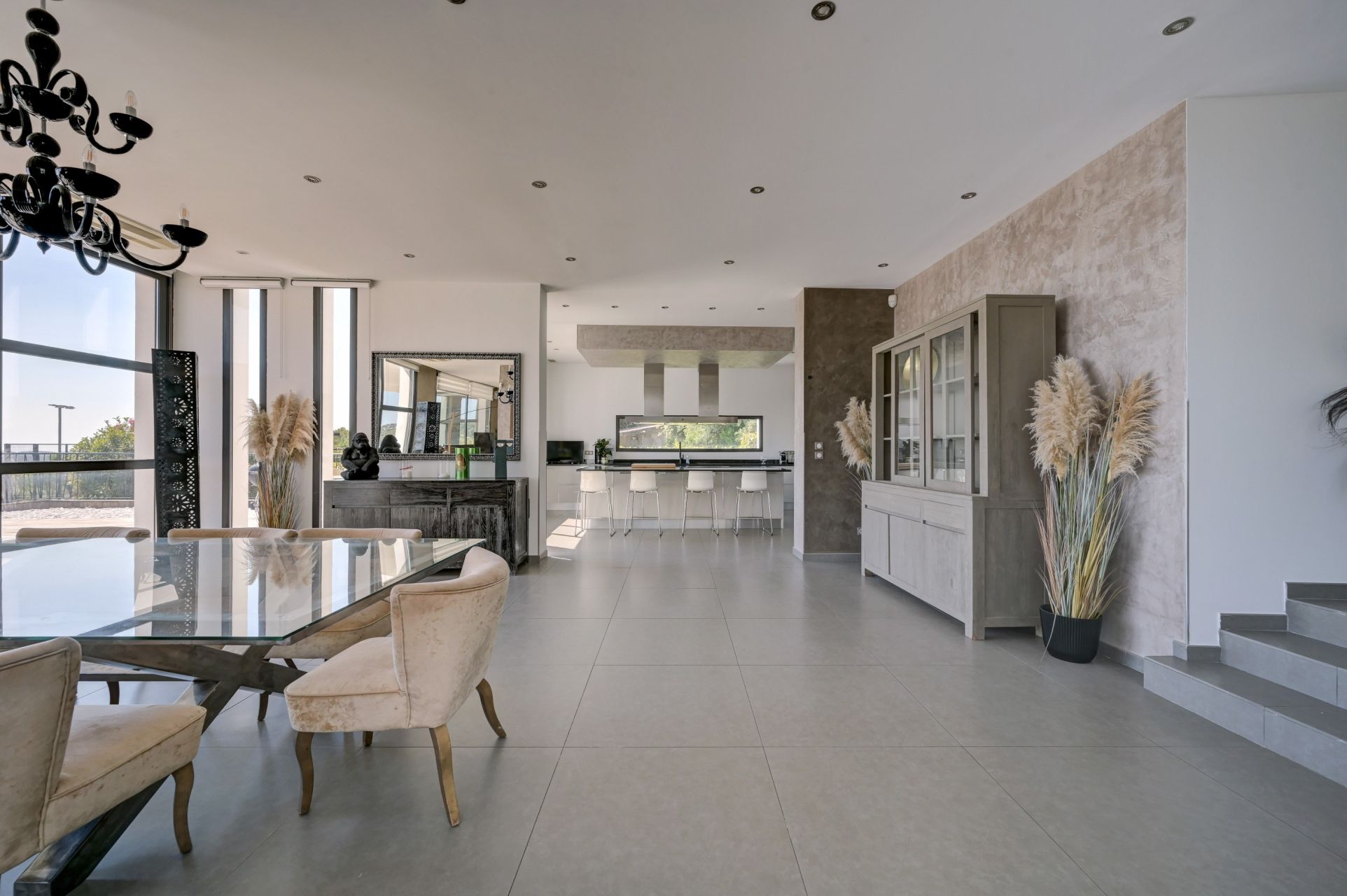 luxury house 8 Rooms for sale on LA CADIERE D AZUR (83740)