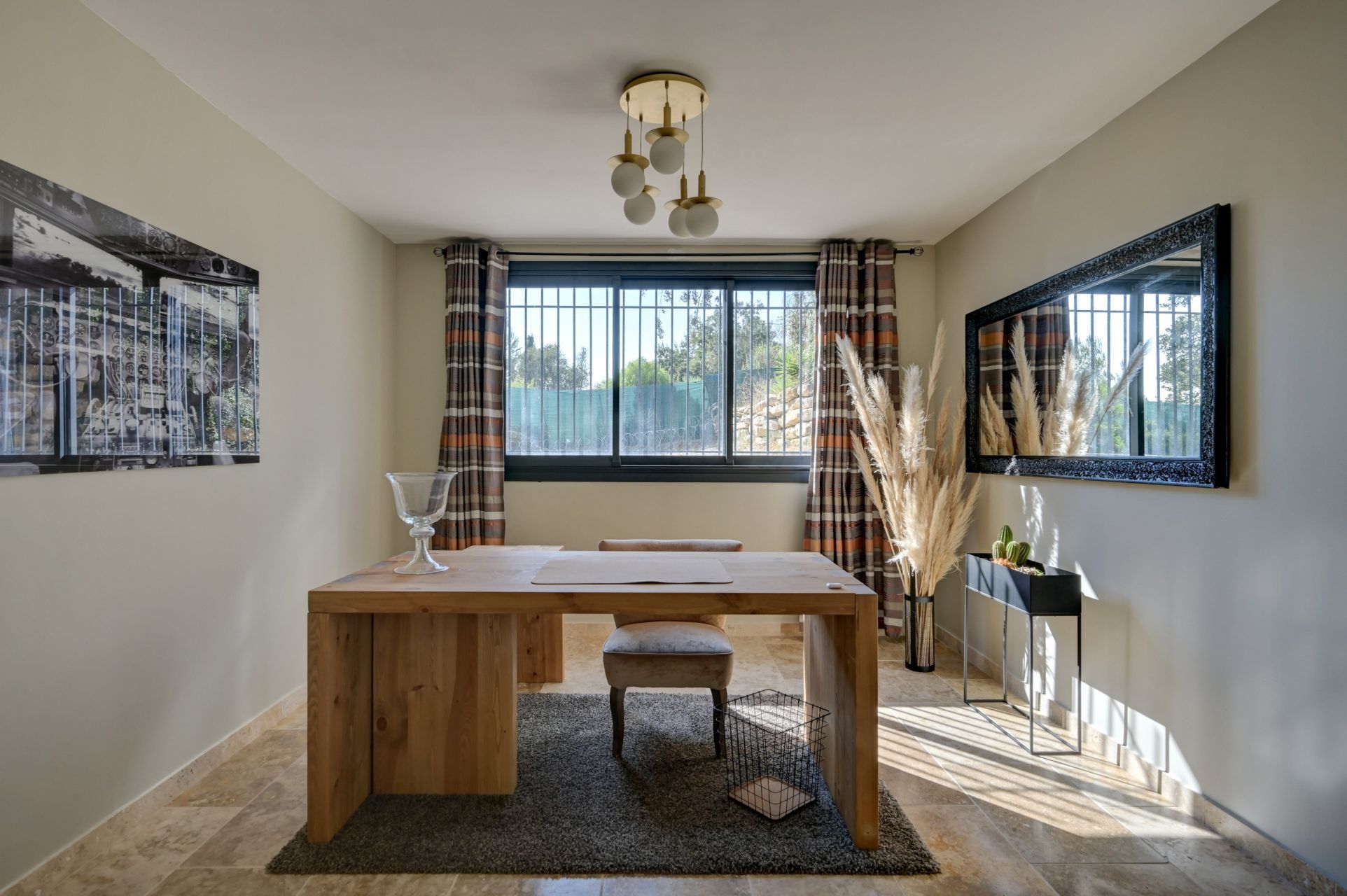 luxury house 6 Rooms for sale on LA CADIERE D AZUR (83740)