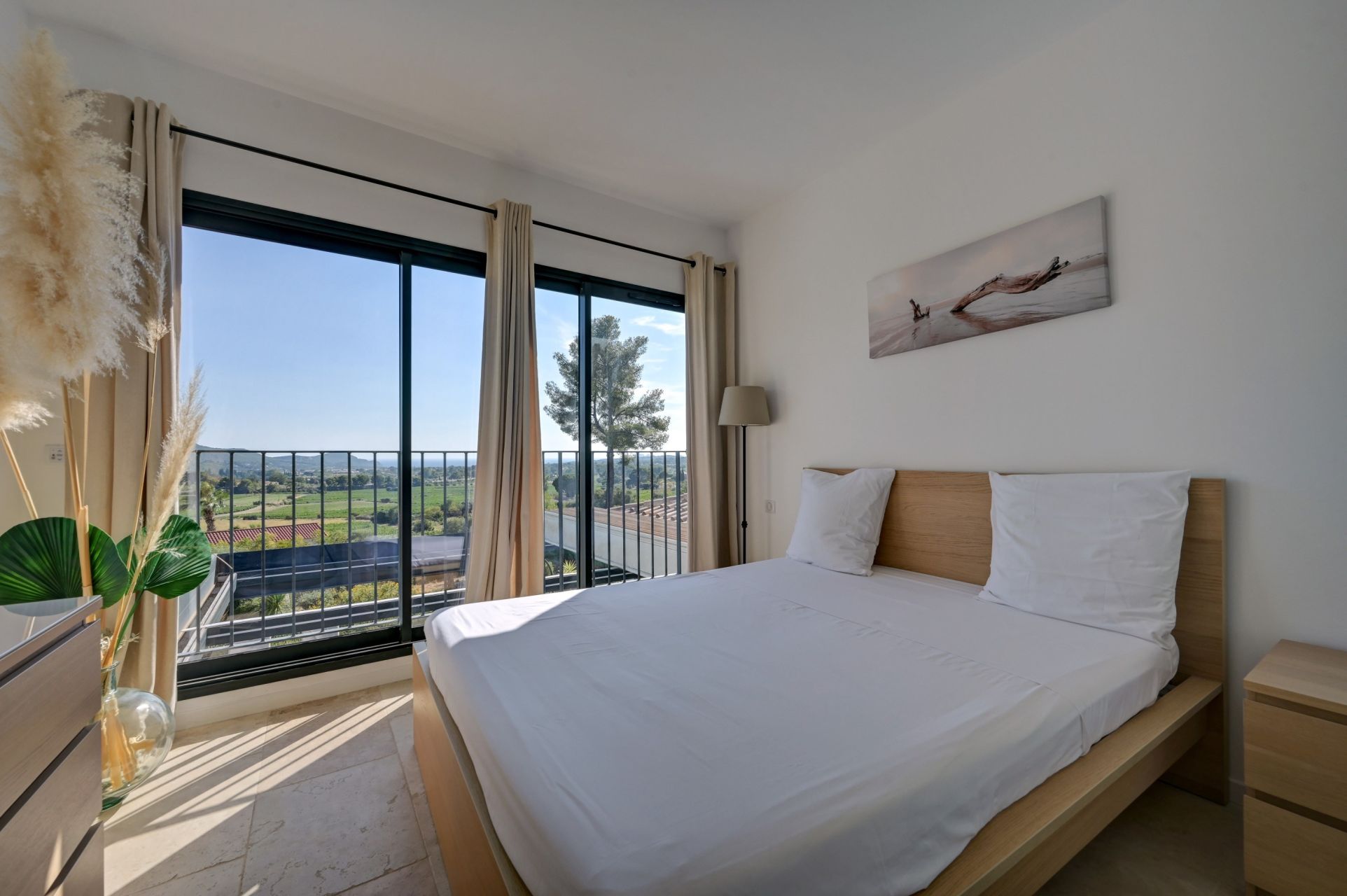 luxury house 6 Rooms for sale on LA CADIERE D AZUR (83740)