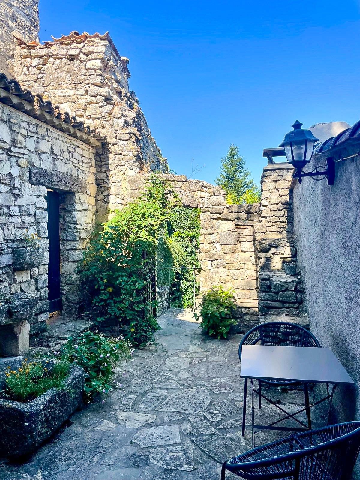 luxury house 27 Rooms for sale on ST MARTIN DE CASTILLON (84750)