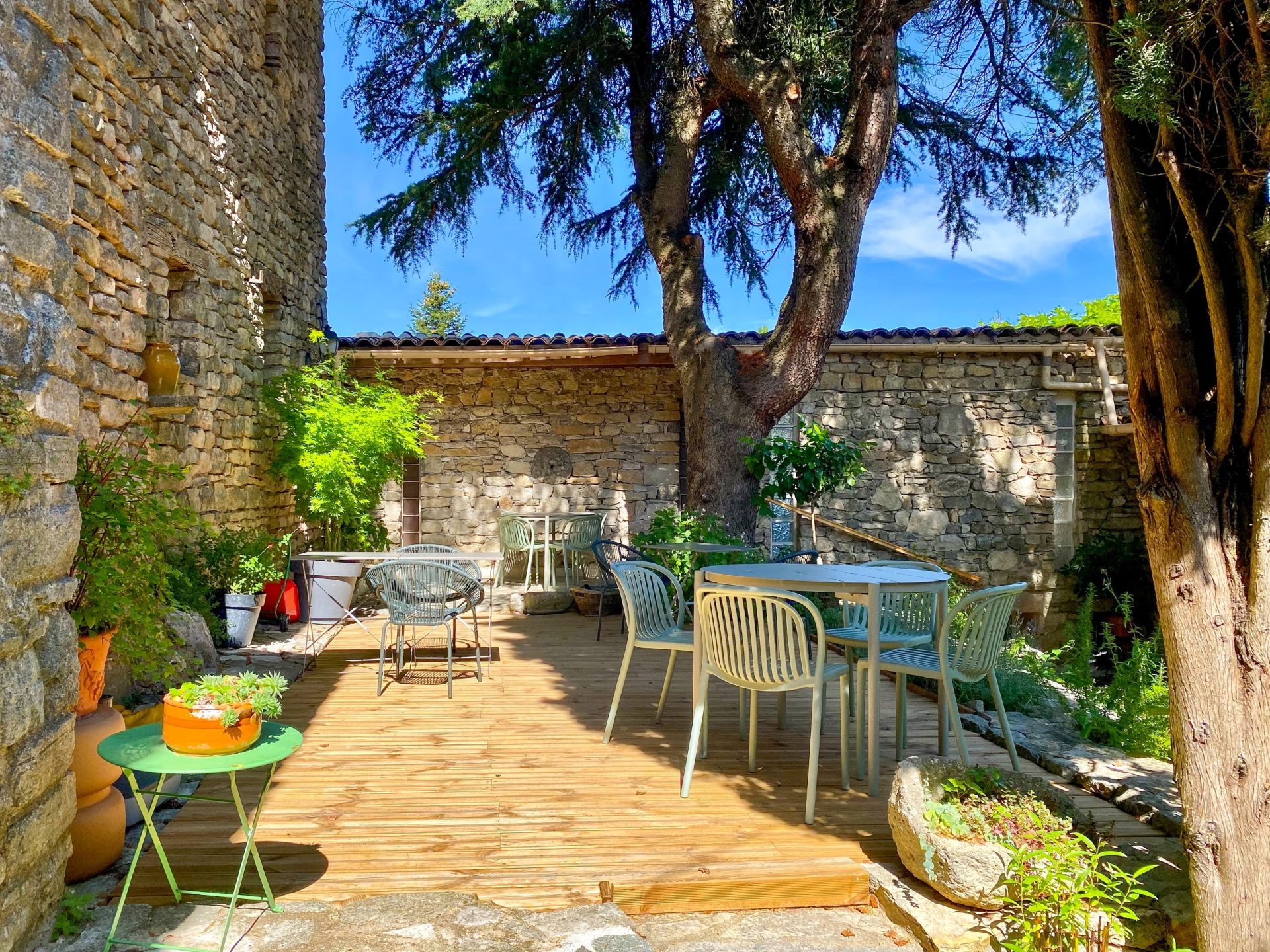 luxury house 27 Rooms for sale on ST MARTIN DE CASTILLON (84750)