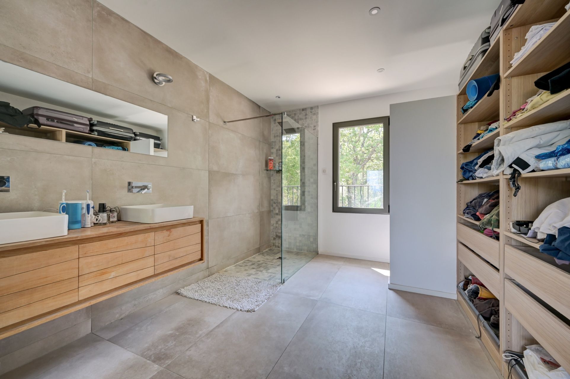 luxury house 6 Rooms for sale on AIX EN PROVENCE (13100)