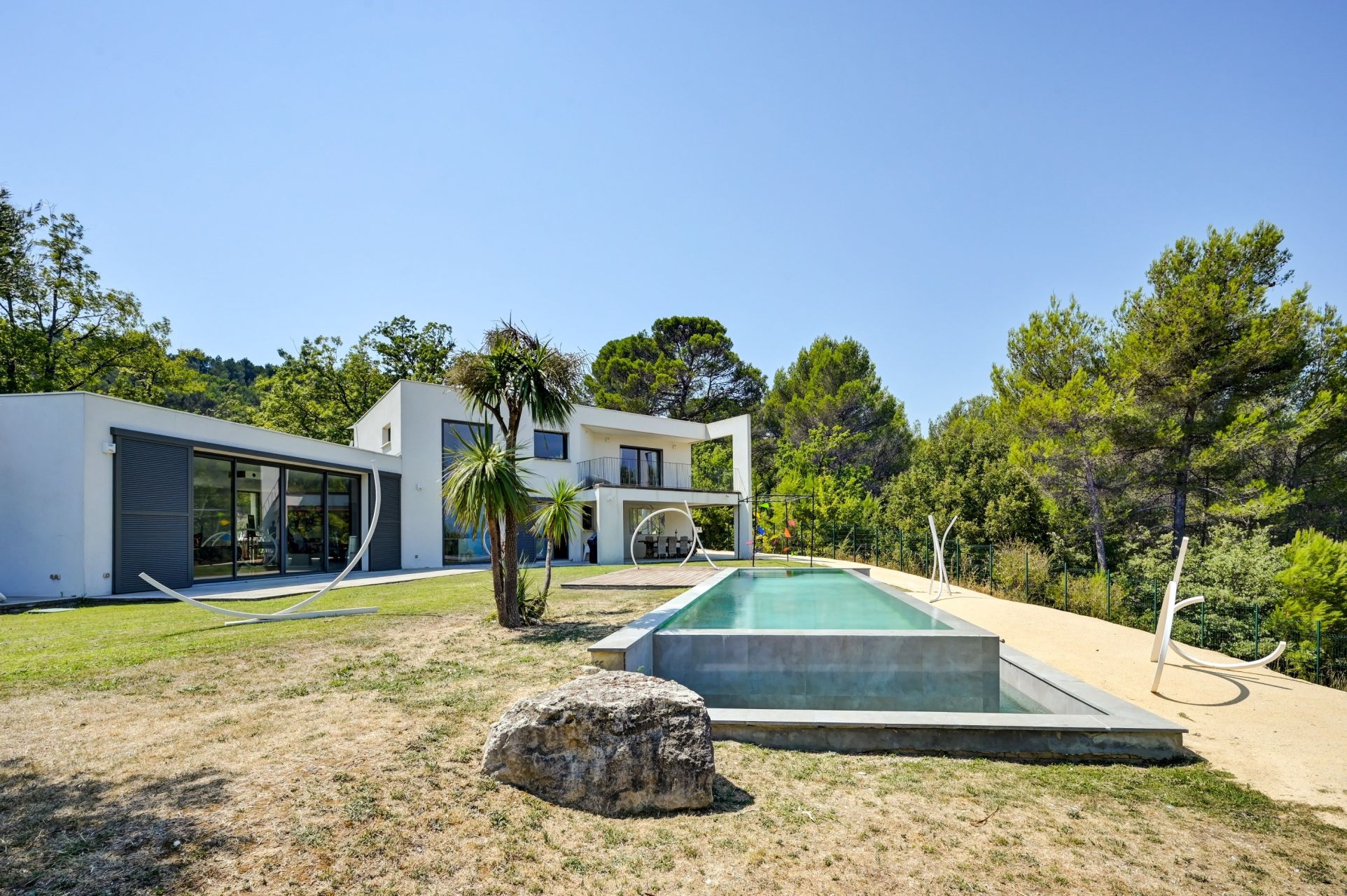 luxury house 6 Rooms for sale on AIX EN PROVENCE (13100)