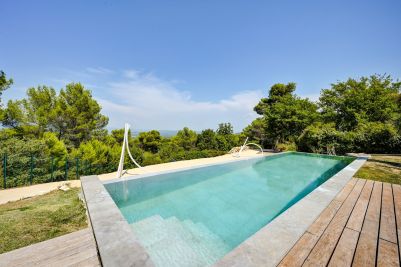 Sale Luxury house Aix-en-Provence 6 Rooms 272 m²