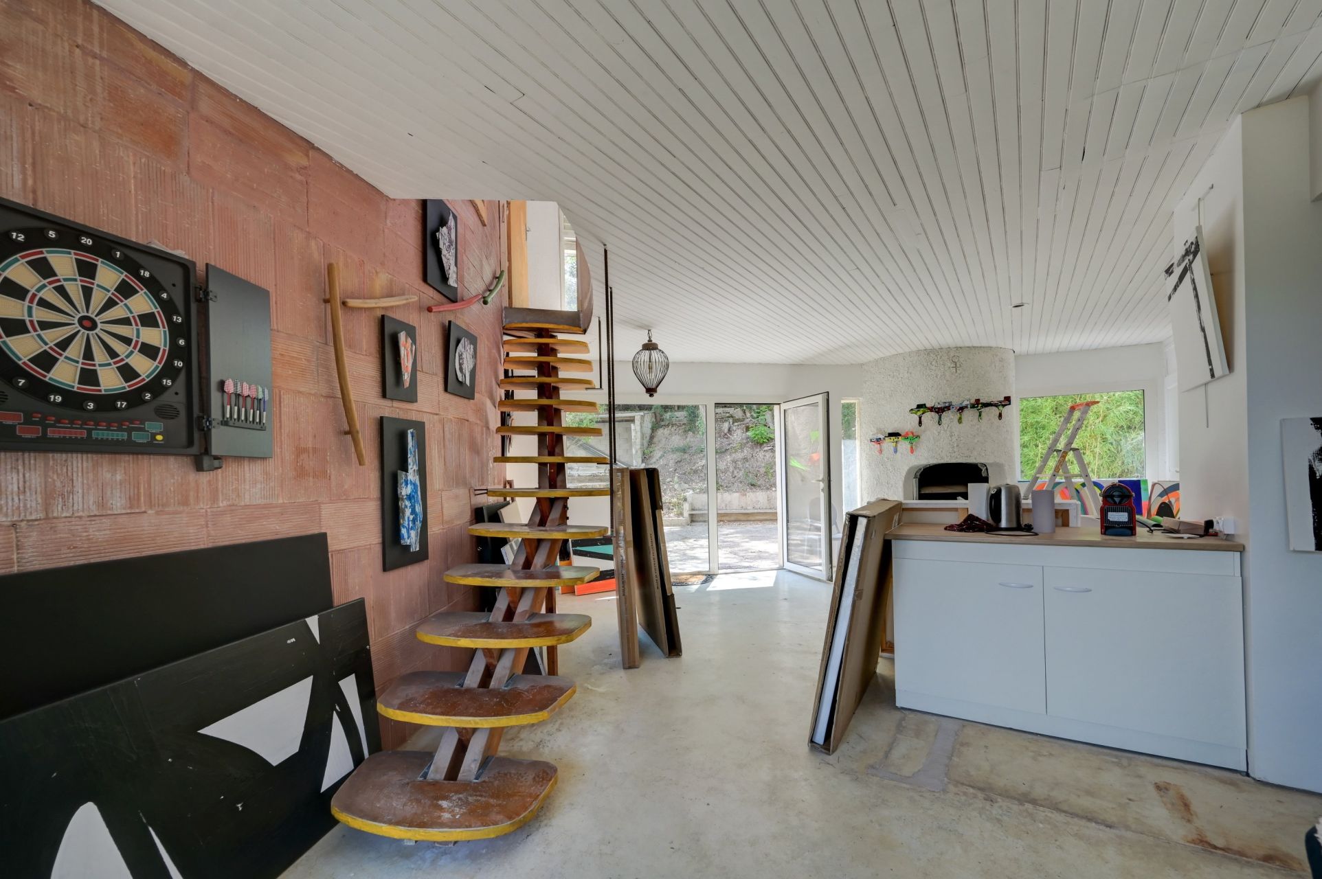 luxury house 2 Rooms for sale on VENELLES (13770)