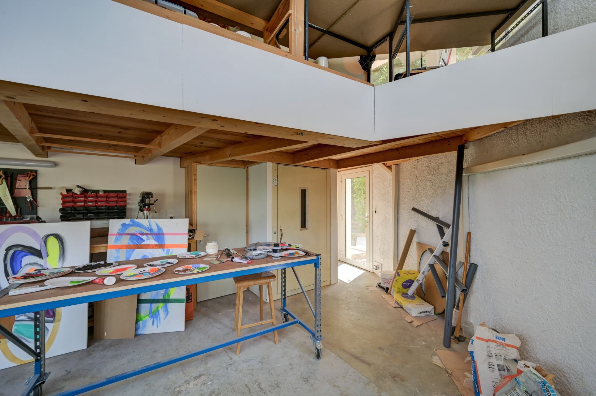 luxury house 2 Rooms for sale on VENELLES (13770)