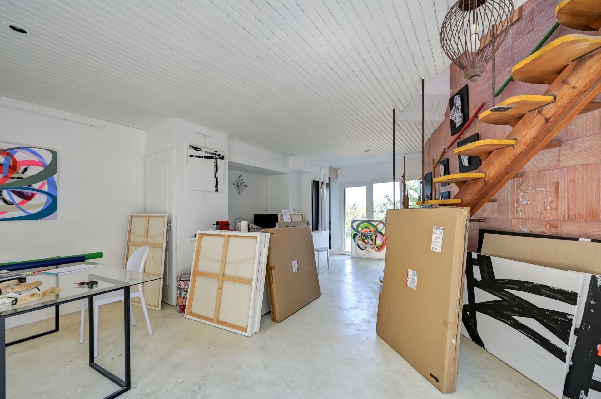 luxury house 2 Rooms for sale on VENELLES (13770)