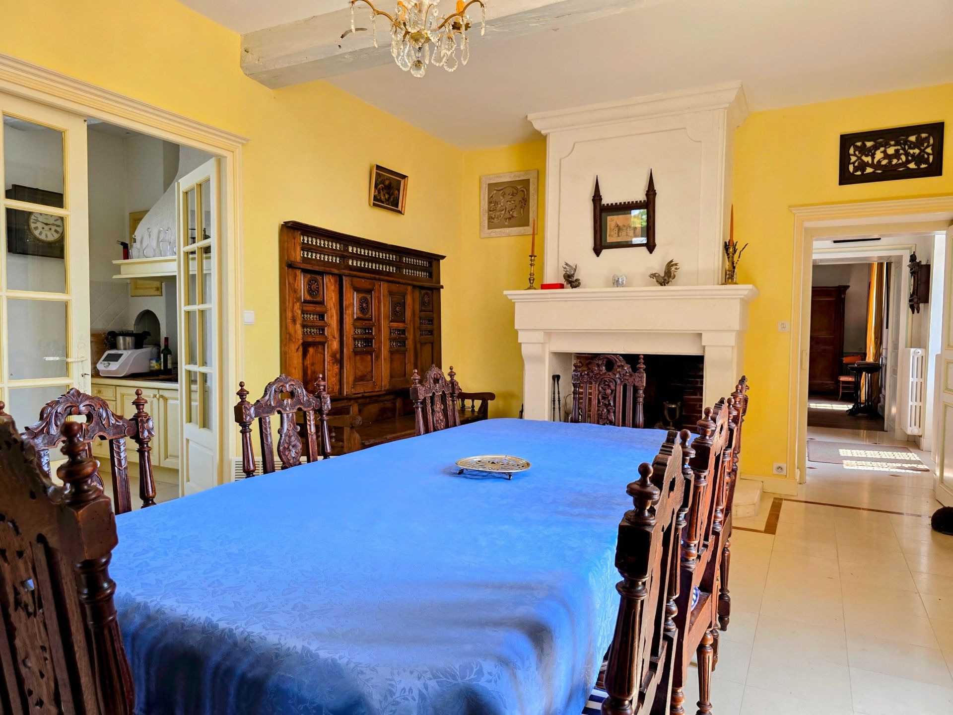 luxury house 10 Rooms for sale on PERIGUEUX (24000)