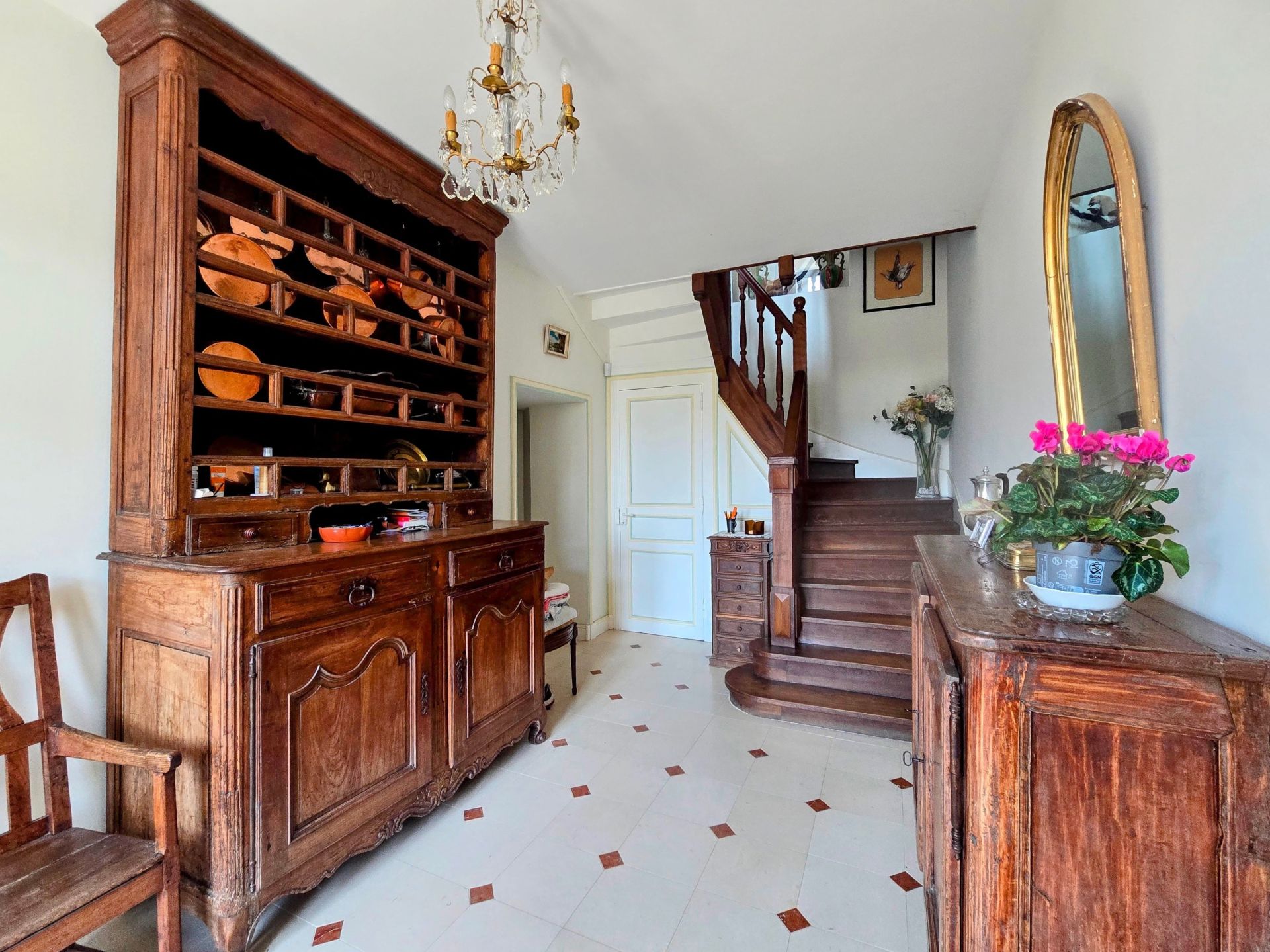 luxury house 10 Rooms for sale on PERIGUEUX (24000)