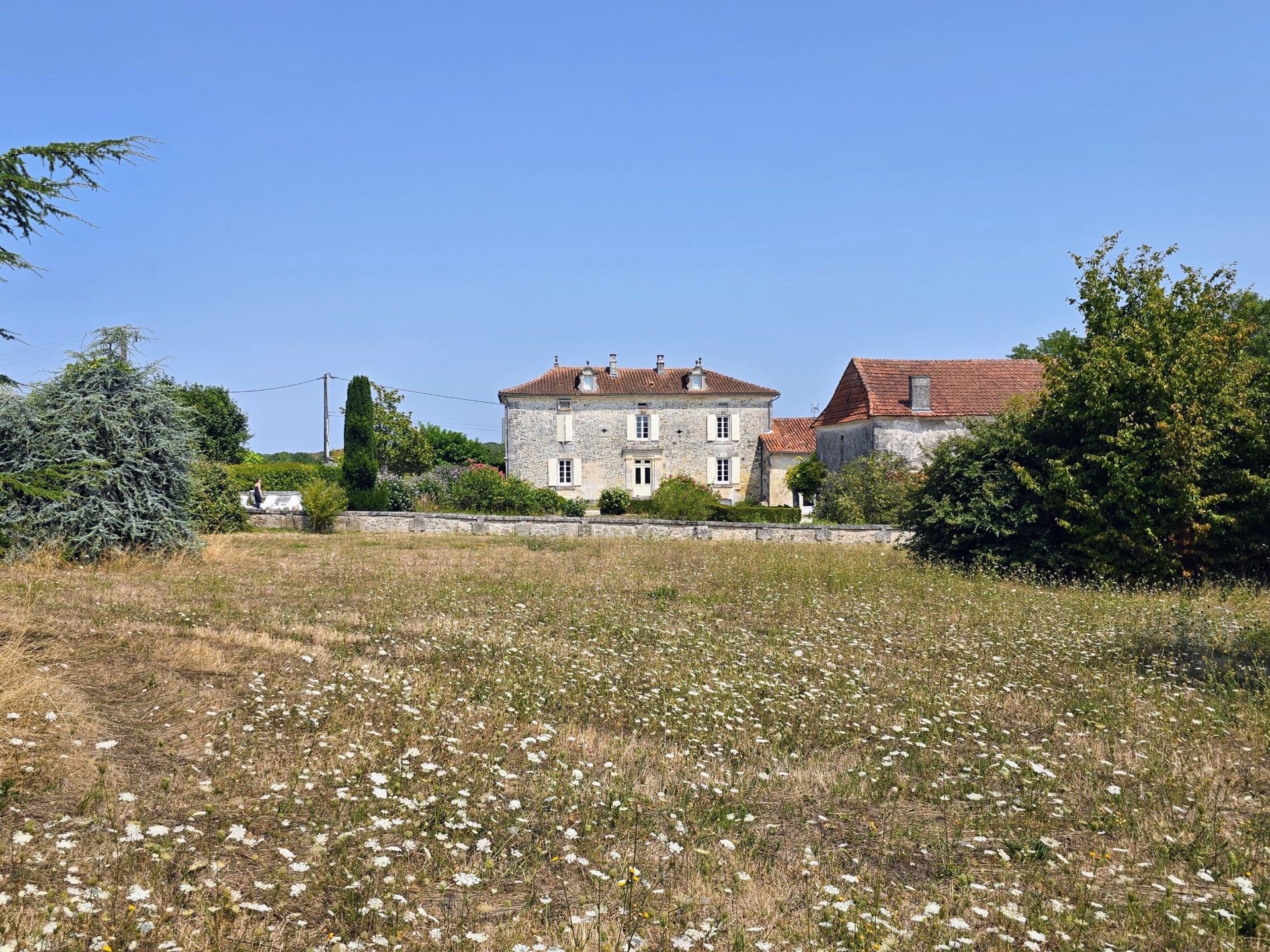 luxury house 10 Rooms for sale on PERIGUEUX (24000)