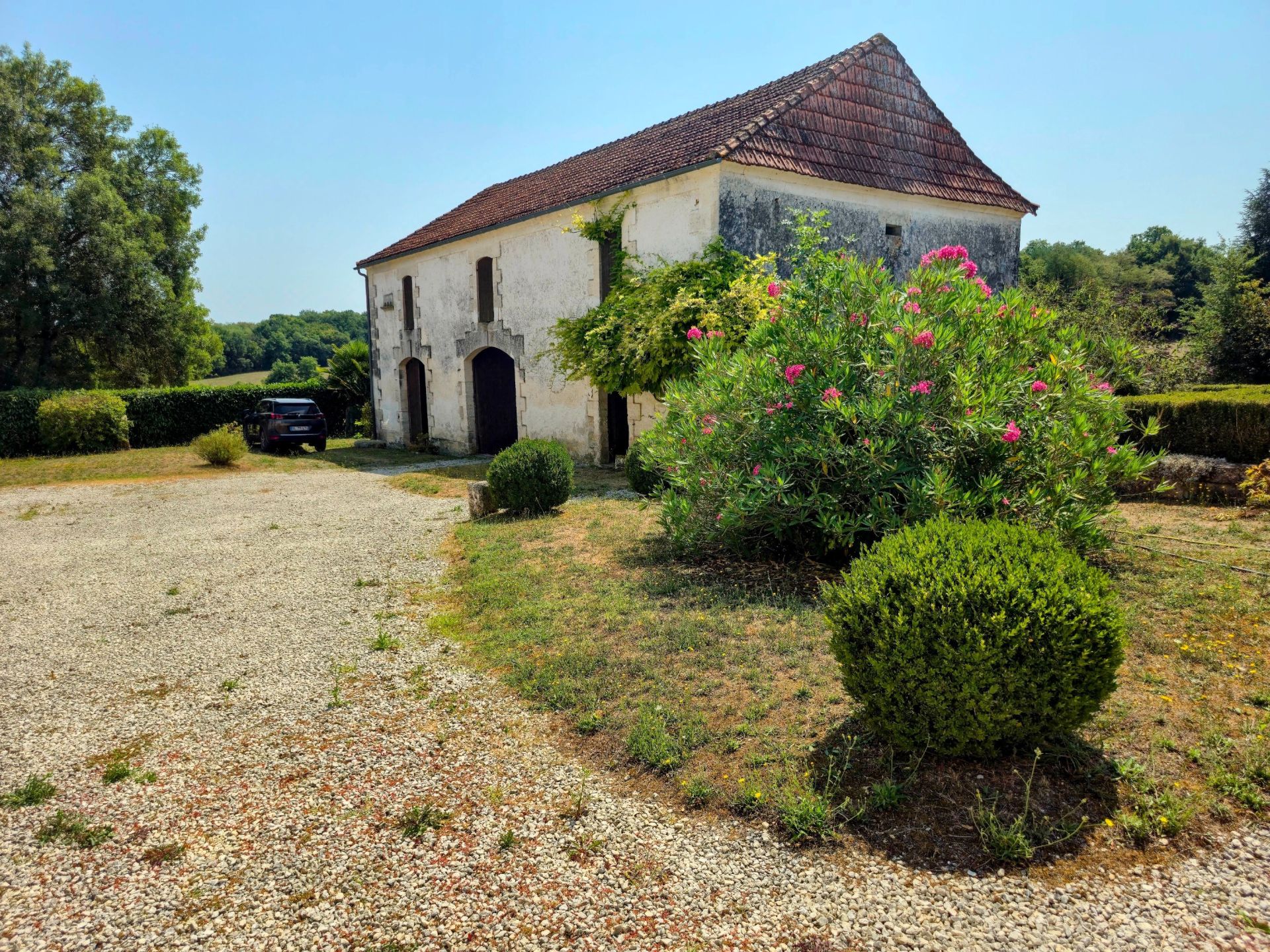 luxury house 10 Rooms for sale on PERIGUEUX (24000)