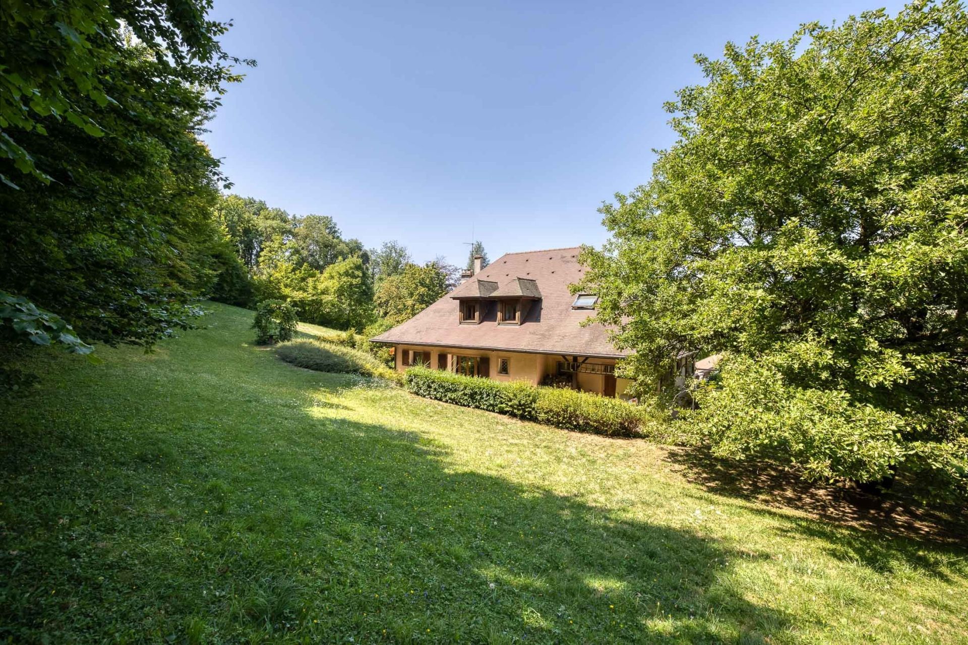 maison de luxe 10 Pièces en vente sur MENTHON ST BERNARD (74290)