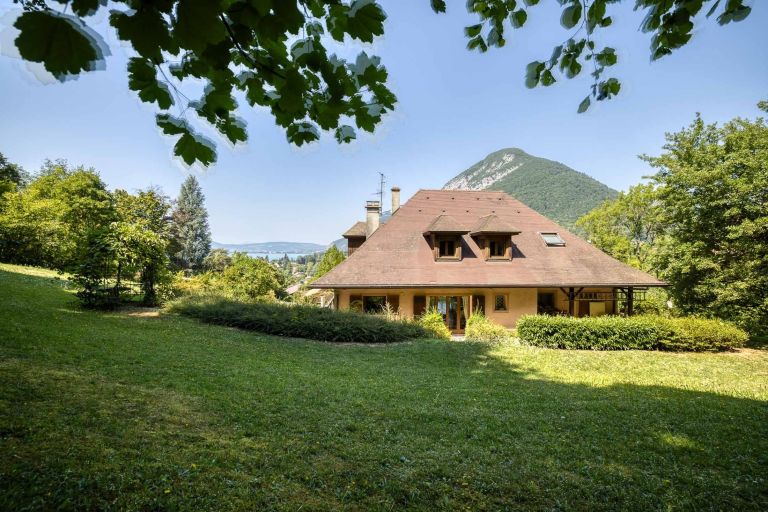 maison de luxe 10 Pièces en vente sur MENTHON ST BERNARD (74290)