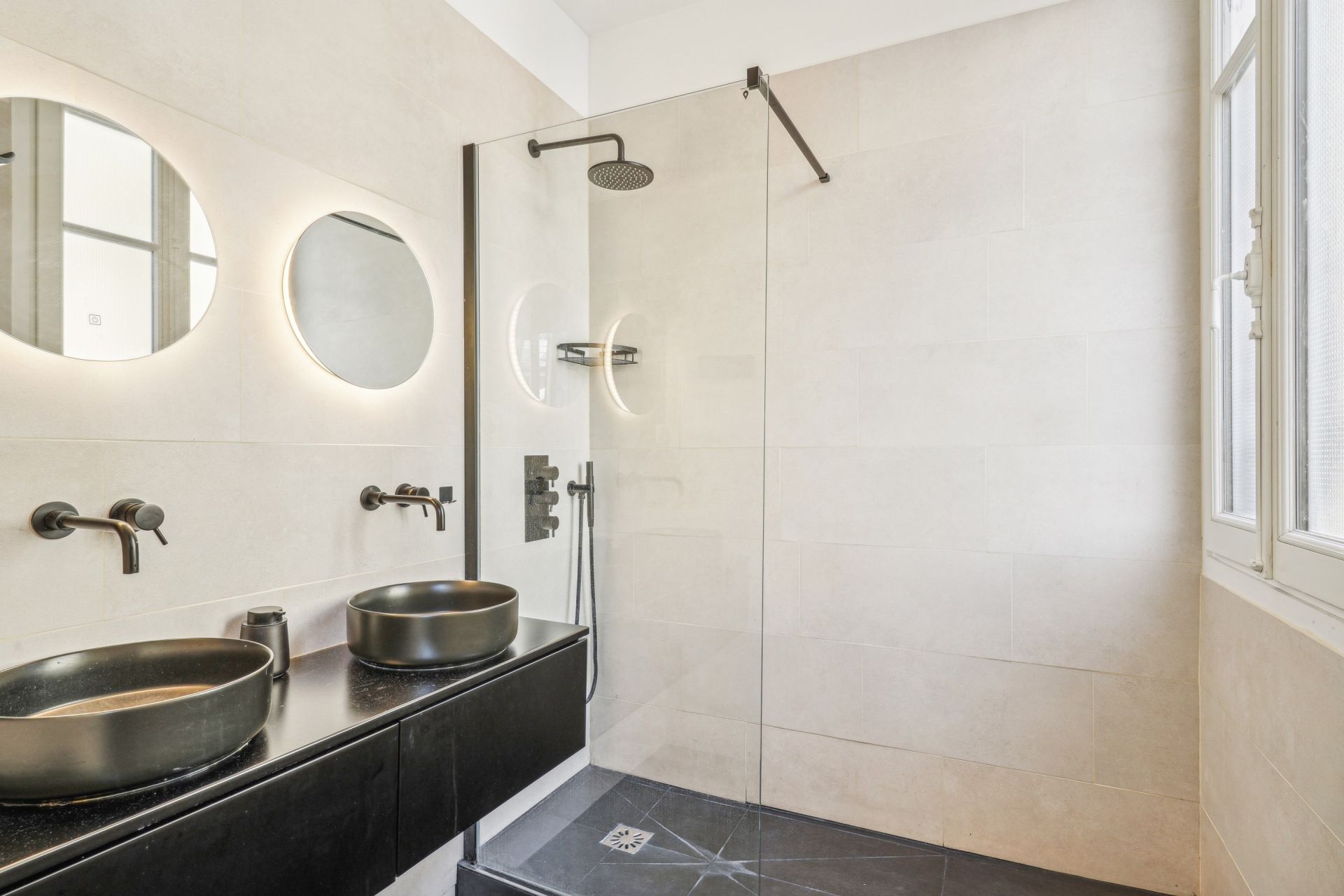 luxury duplex 5 Rooms for sale on PARIS (75018)