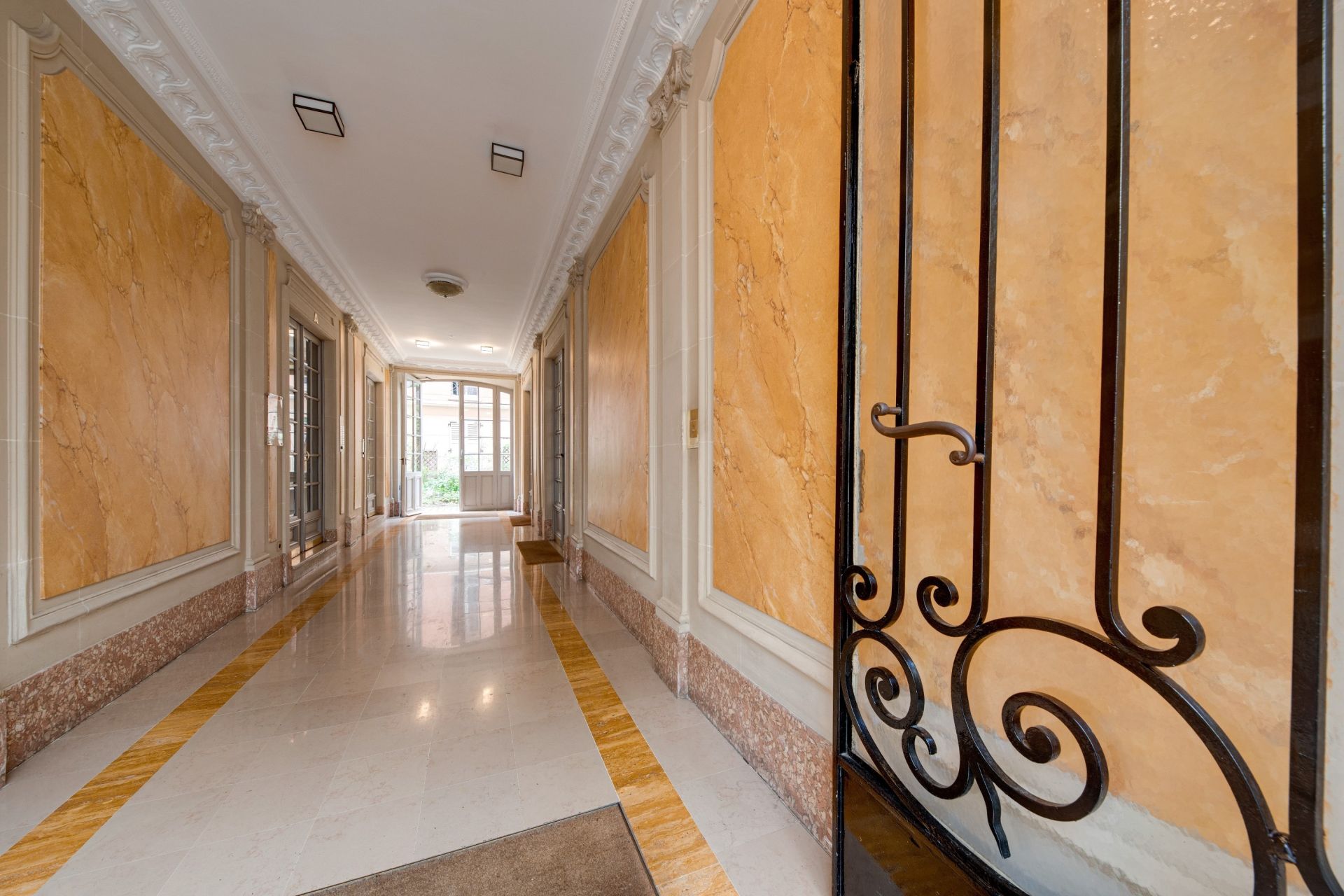 luxury duplex 5 Rooms for sale on PARIS (75018)