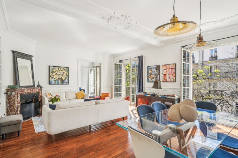 luxury duplex 5 Rooms for sale on PARIS (75018)