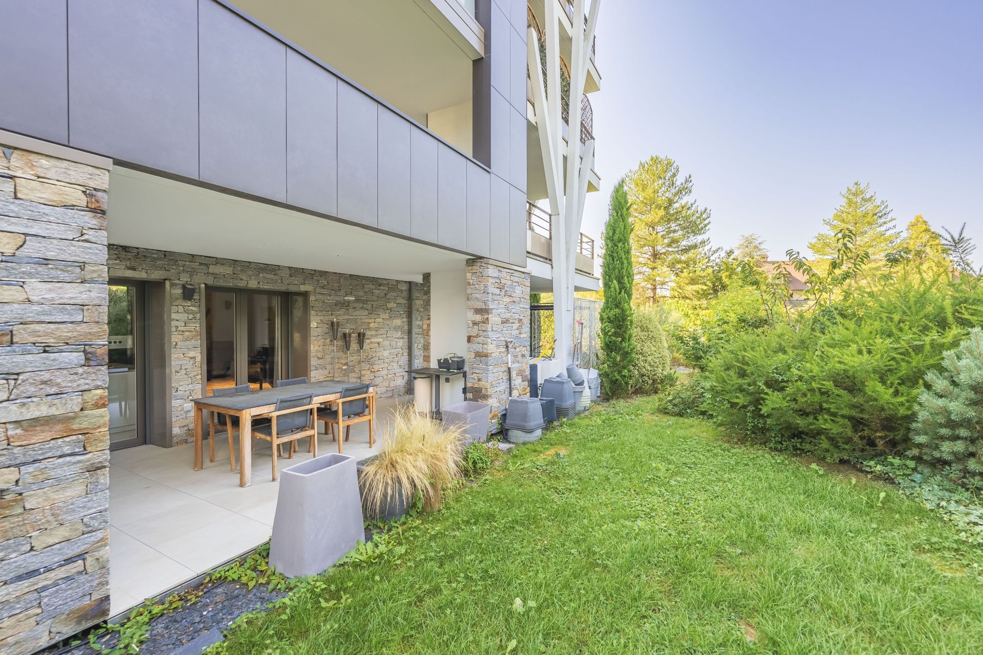 luxury apartment 8 Rooms for sale on DIVONNE LES BAINS (01220)