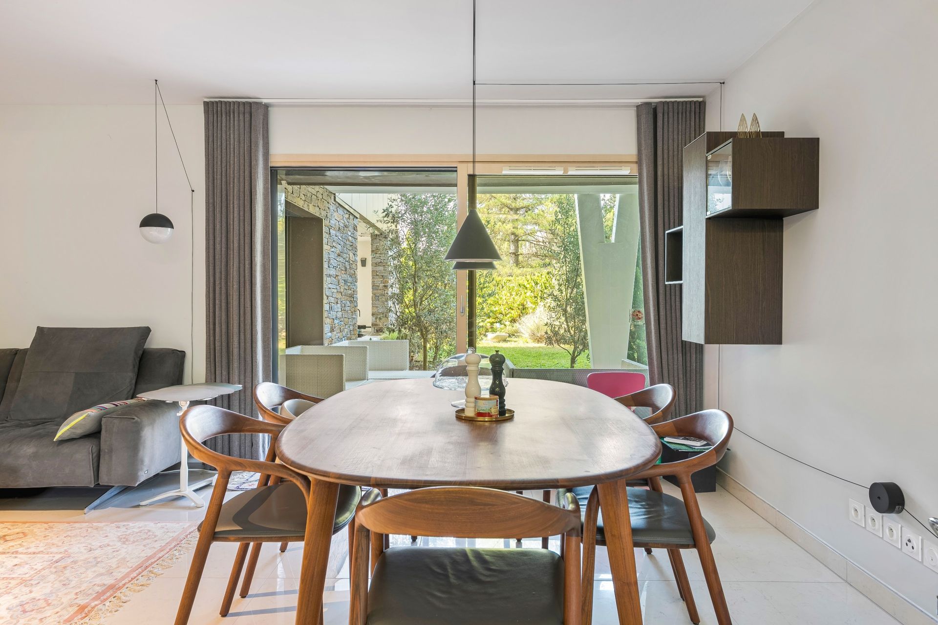 luxury apartment 8 Rooms for sale on DIVONNE LES BAINS (01220)