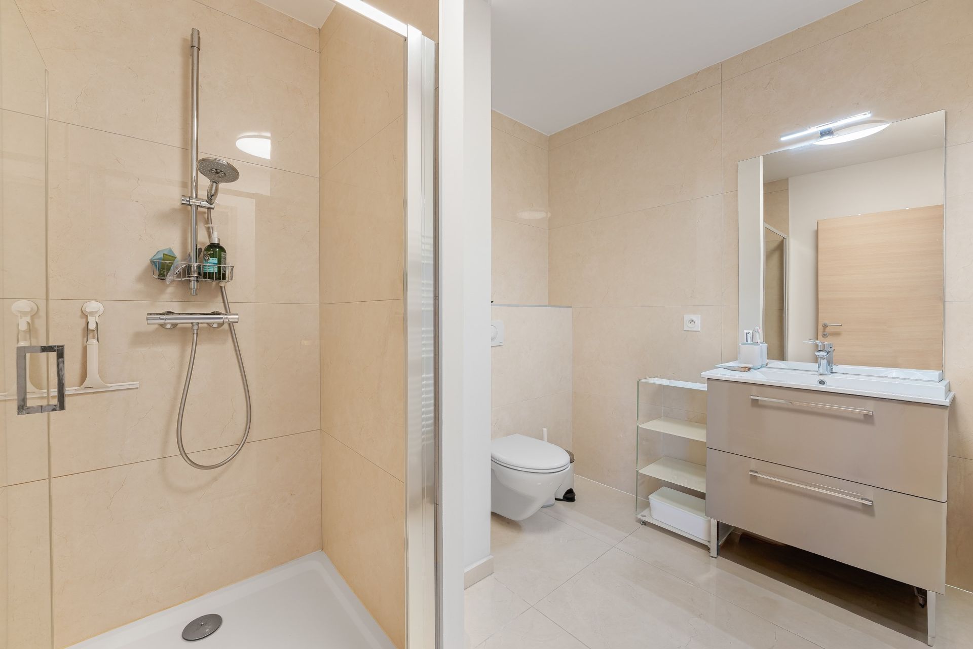 luxury apartment 8 Rooms for sale on DIVONNE LES BAINS (01220)
