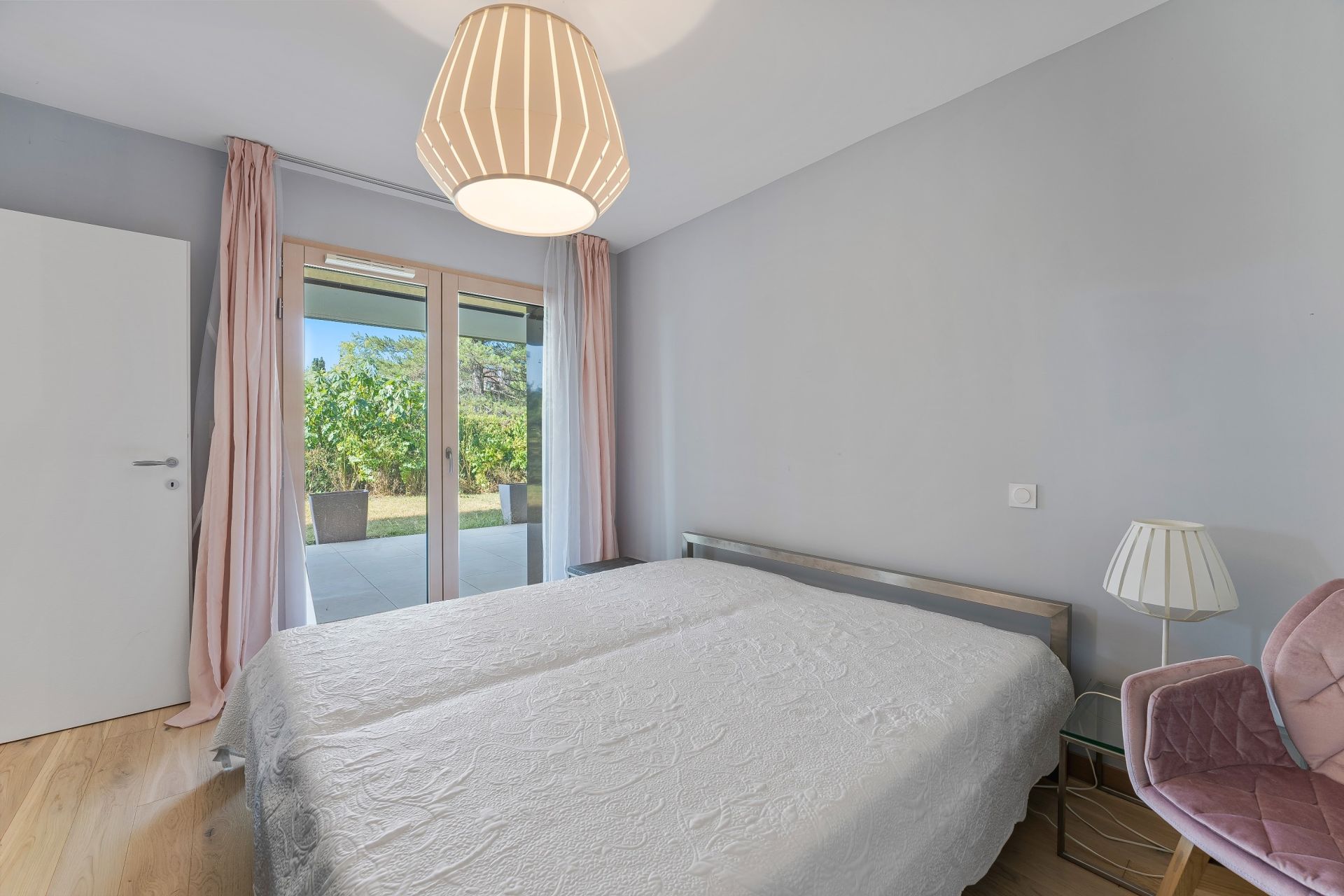 luxury apartment 8 Rooms for sale on DIVONNE LES BAINS (01220)