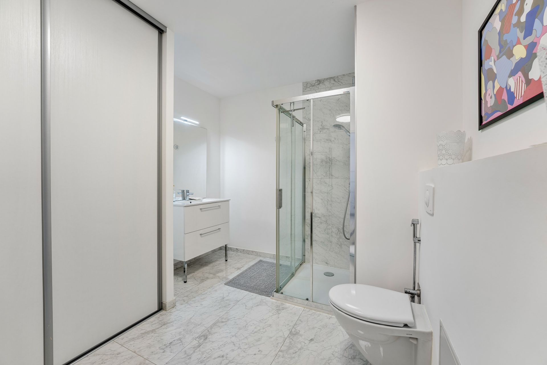 luxury apartment 8 Rooms for sale on DIVONNE LES BAINS (01220)