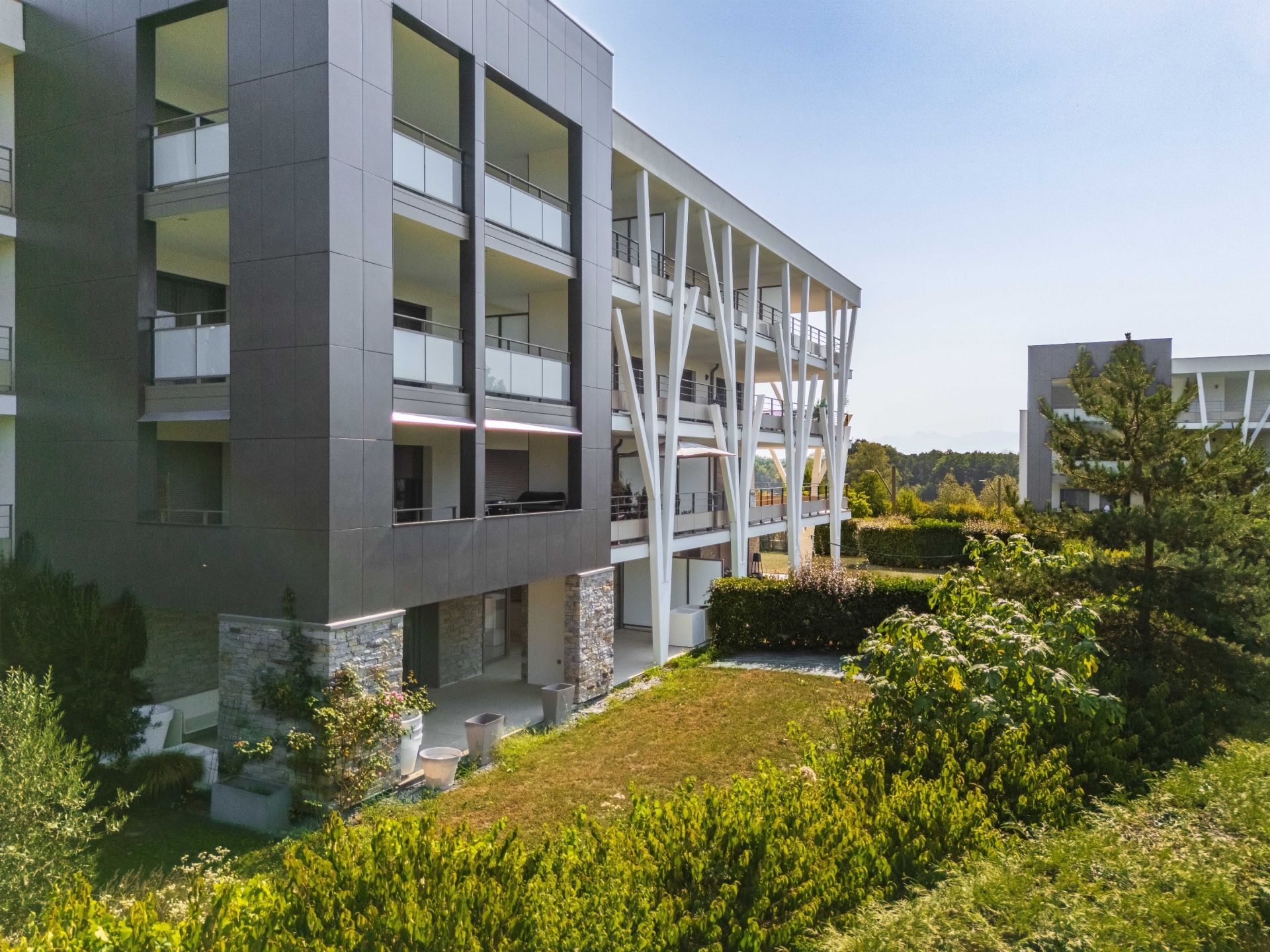 luxury apartment 8 Rooms for sale on DIVONNE LES BAINS (01220)