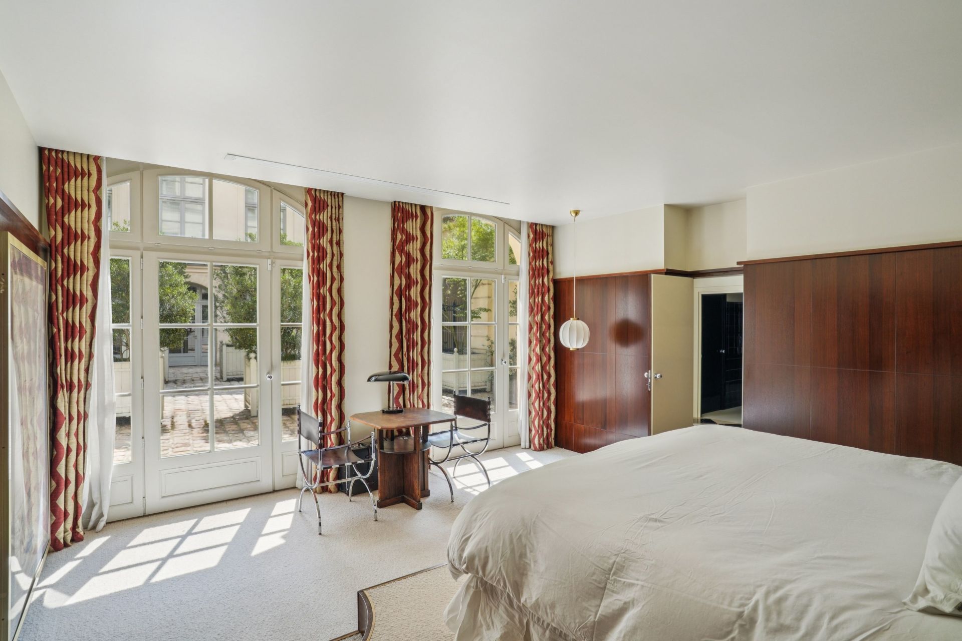 luxury apartment 4 Rooms for sale on PARIS (75004)