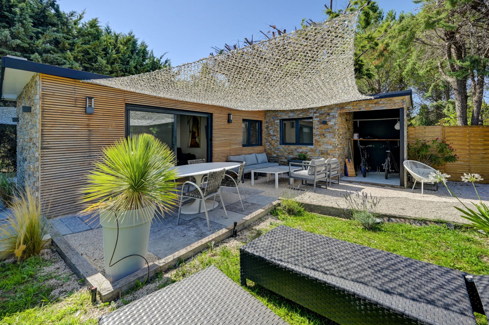 luxury house 6 Rooms for sale on AIX EN PROVENCE (13100)