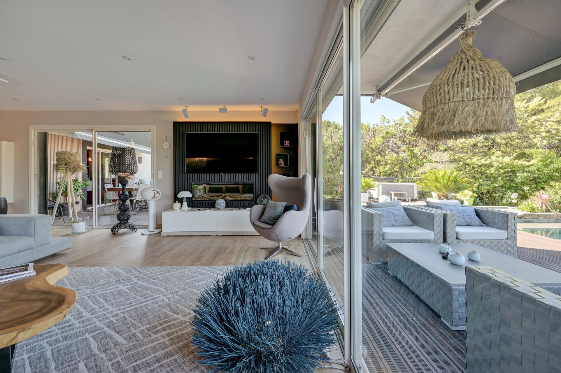 luxury house 6 Rooms for sale on AIX EN PROVENCE (13100)