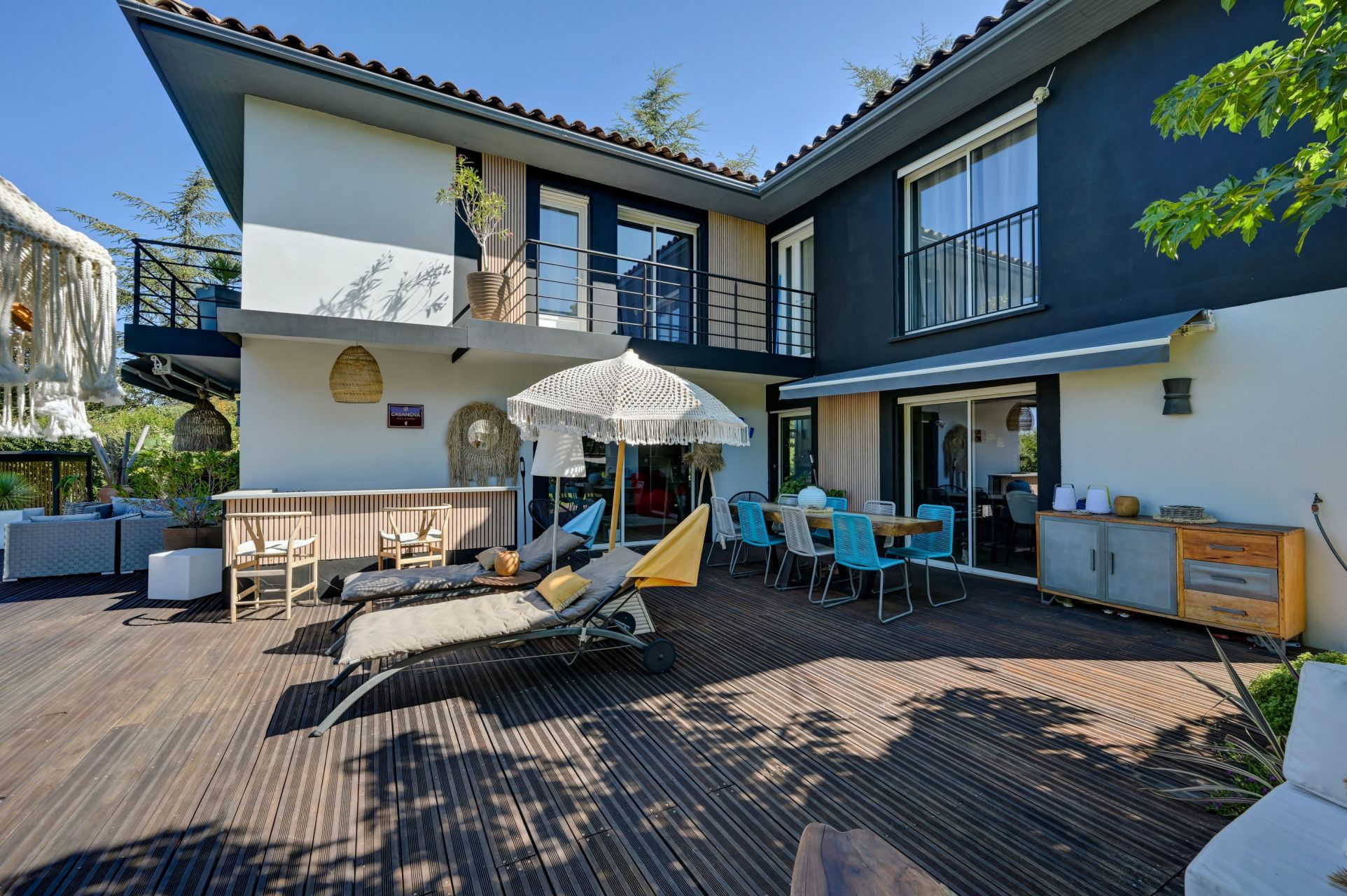 luxury house 6 Rooms for sale on AIX EN PROVENCE (13100)