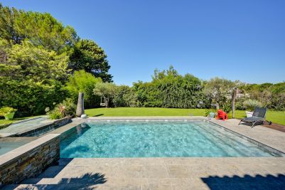 Sale Luxury house Aix-en-Provence 6&nbsp;Rooms 300&nbsp;m²