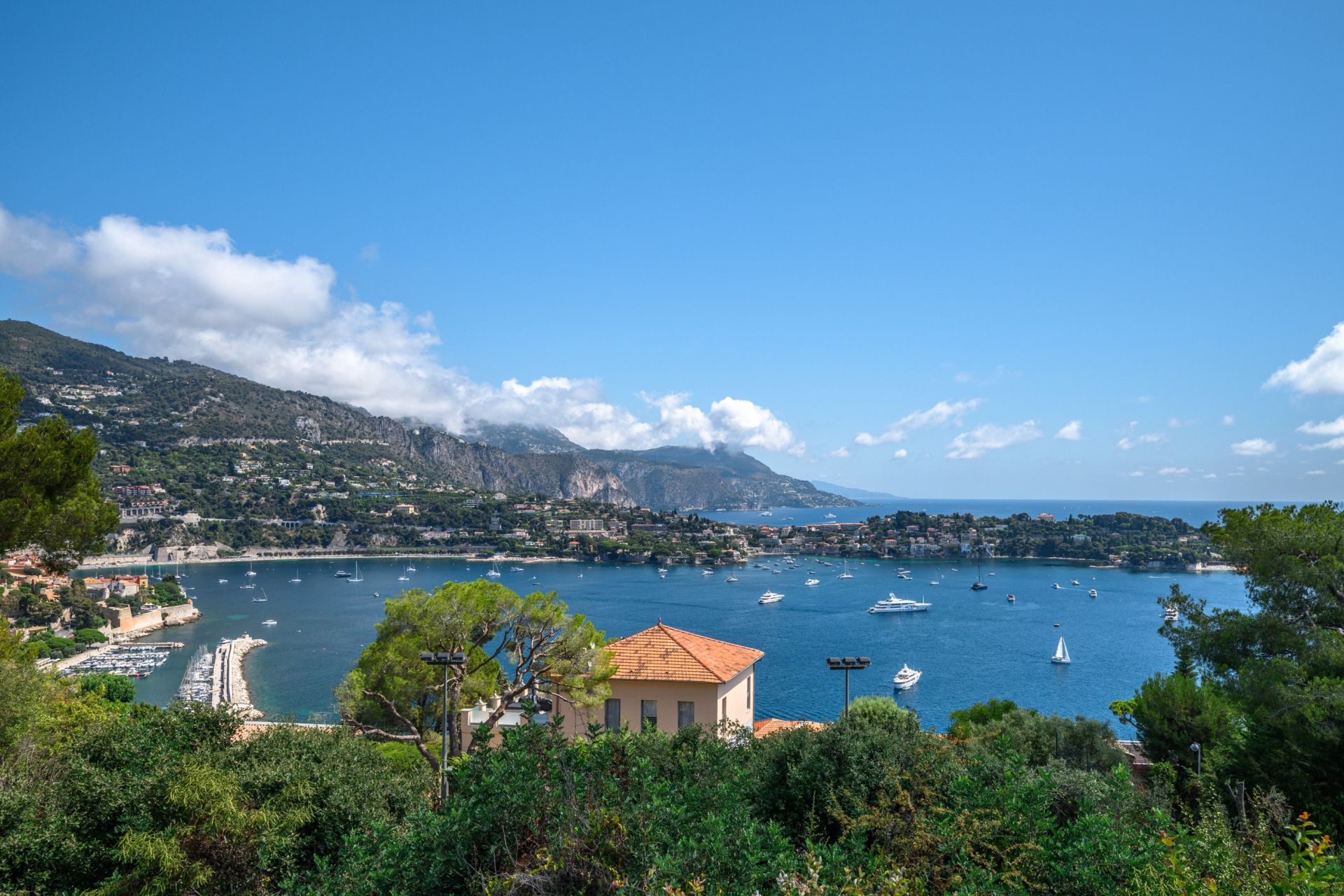 luxury villa 5 Rooms for sale on NICE (06000)