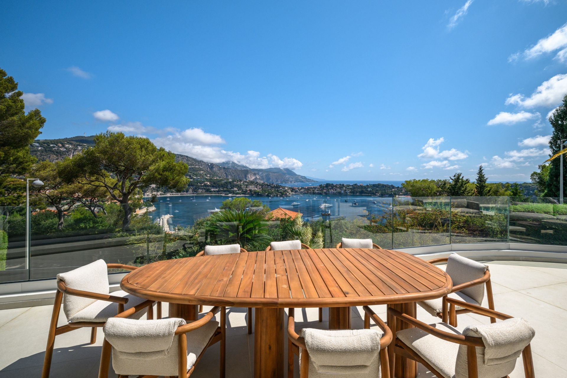 luxury villa 5 Rooms for sale on NICE (06000)