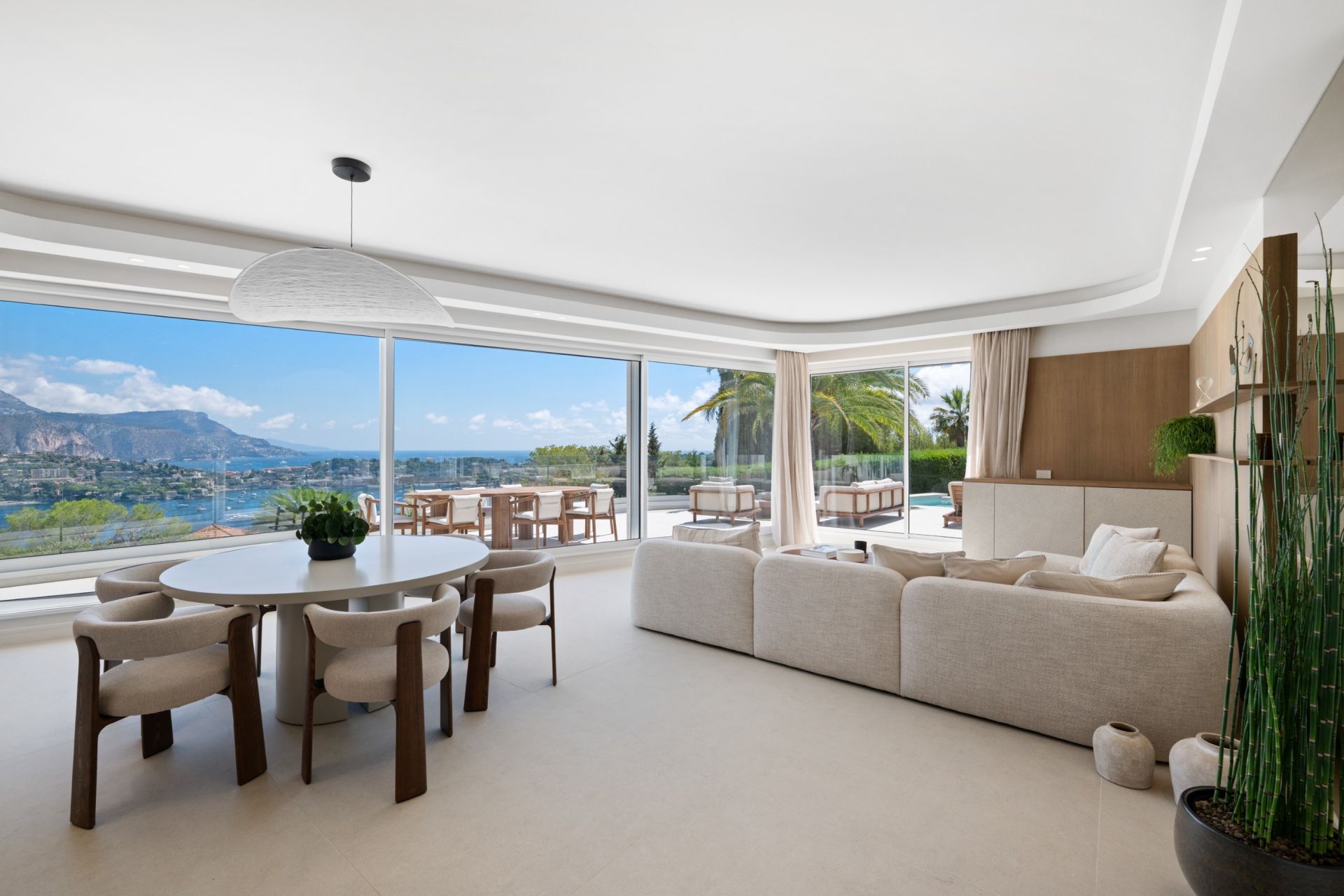 luxury villa 5 Rooms for sale on NICE (06000)