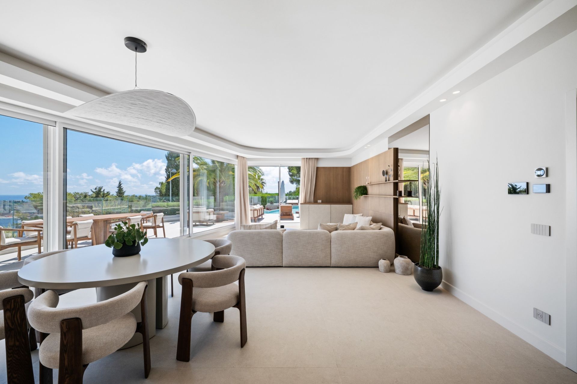 luxury villa 5 Rooms for sale on NICE (06000)