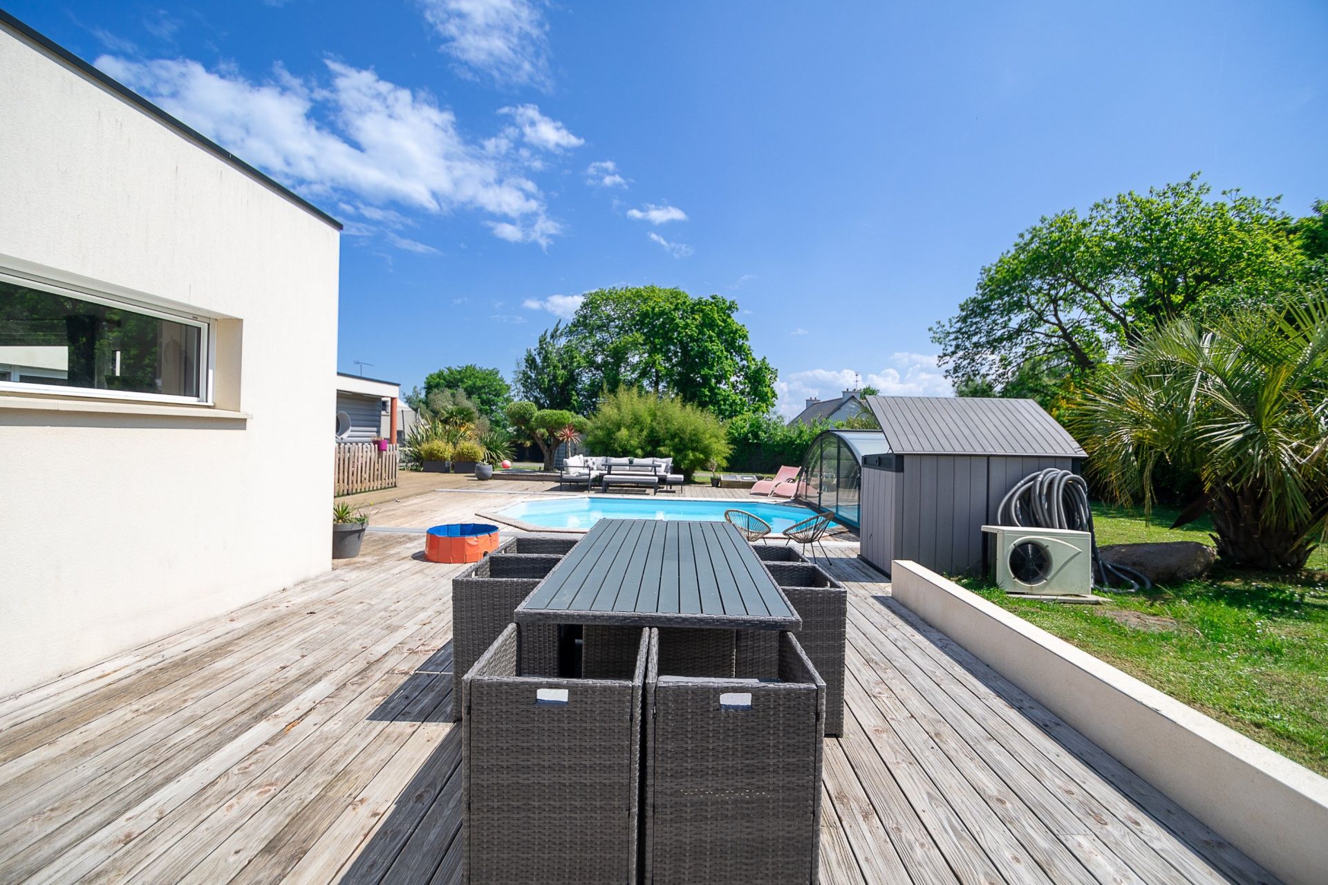 luxury house 9 Rooms for sale on PLOURHAN (22410)