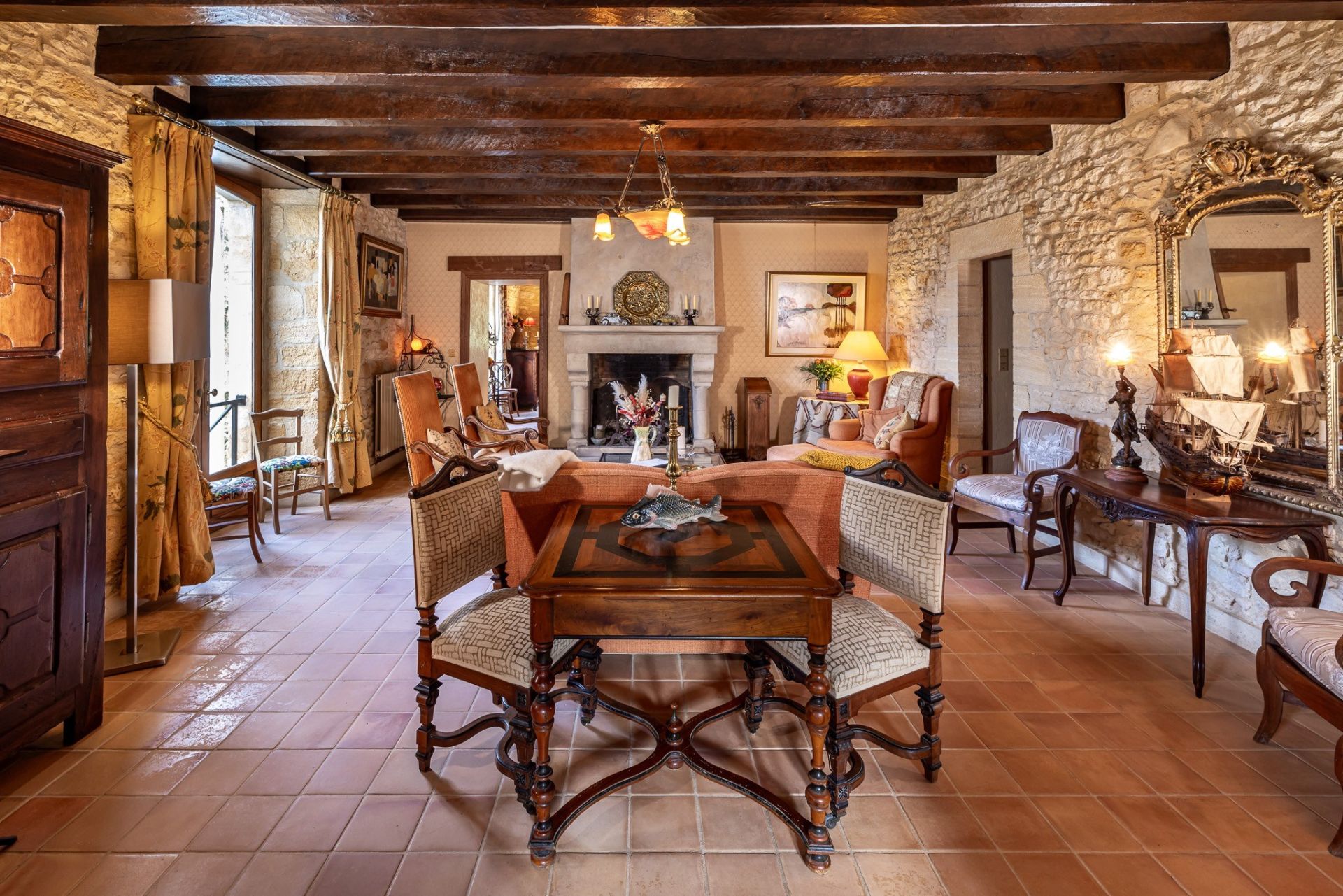 maison de luxe 12 Pièces en vente sur BEYNAC ET CAZENAC (24220)
