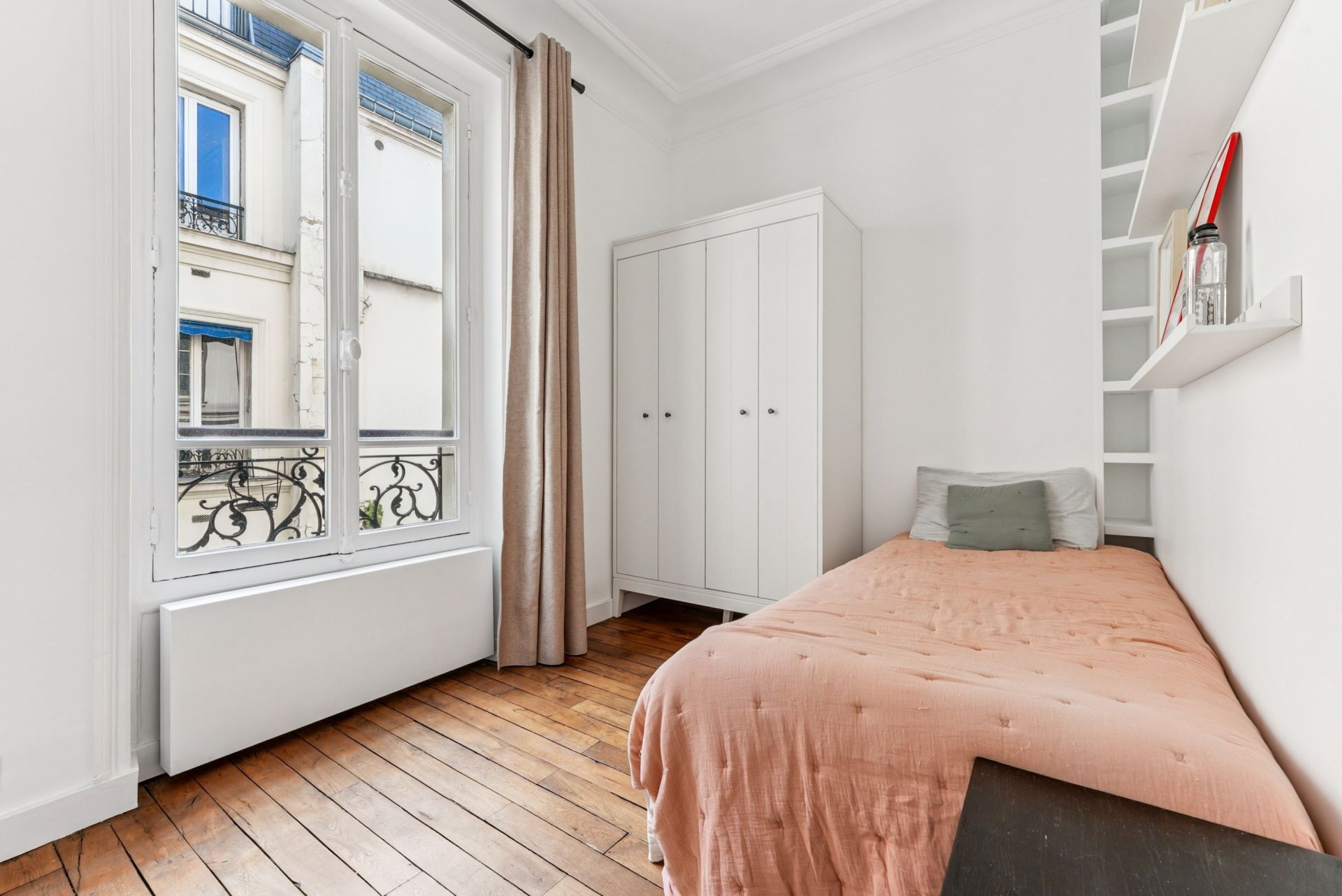 luxury apartment 7 Rooms for sale on PARIS (75001)