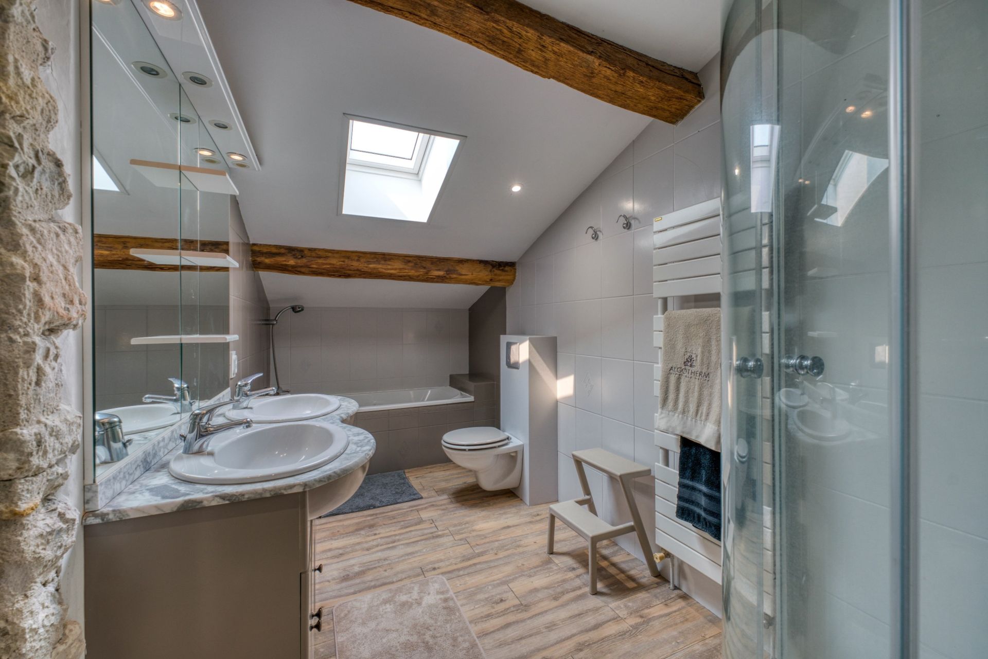 luxury house 7 Rooms for sale on MEDIS (17600)