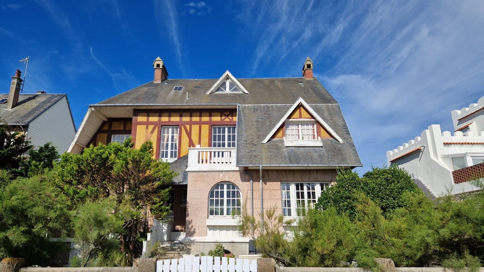 maison de luxe 11 Pièces en vente sur AGON COUTAINVILLE (50230)