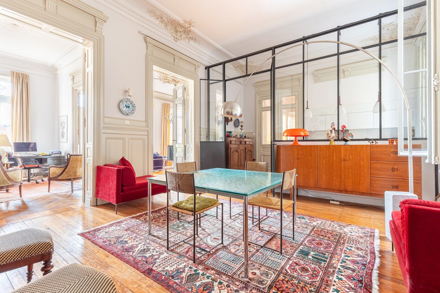 luxury apartment 5 Rooms for sale on BORDEAUX (33000)