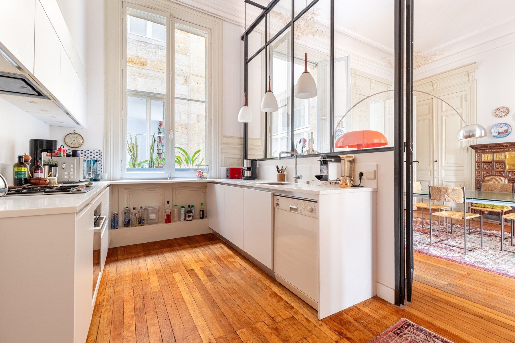 luxury apartment 5 Rooms for sale on BORDEAUX (33000)