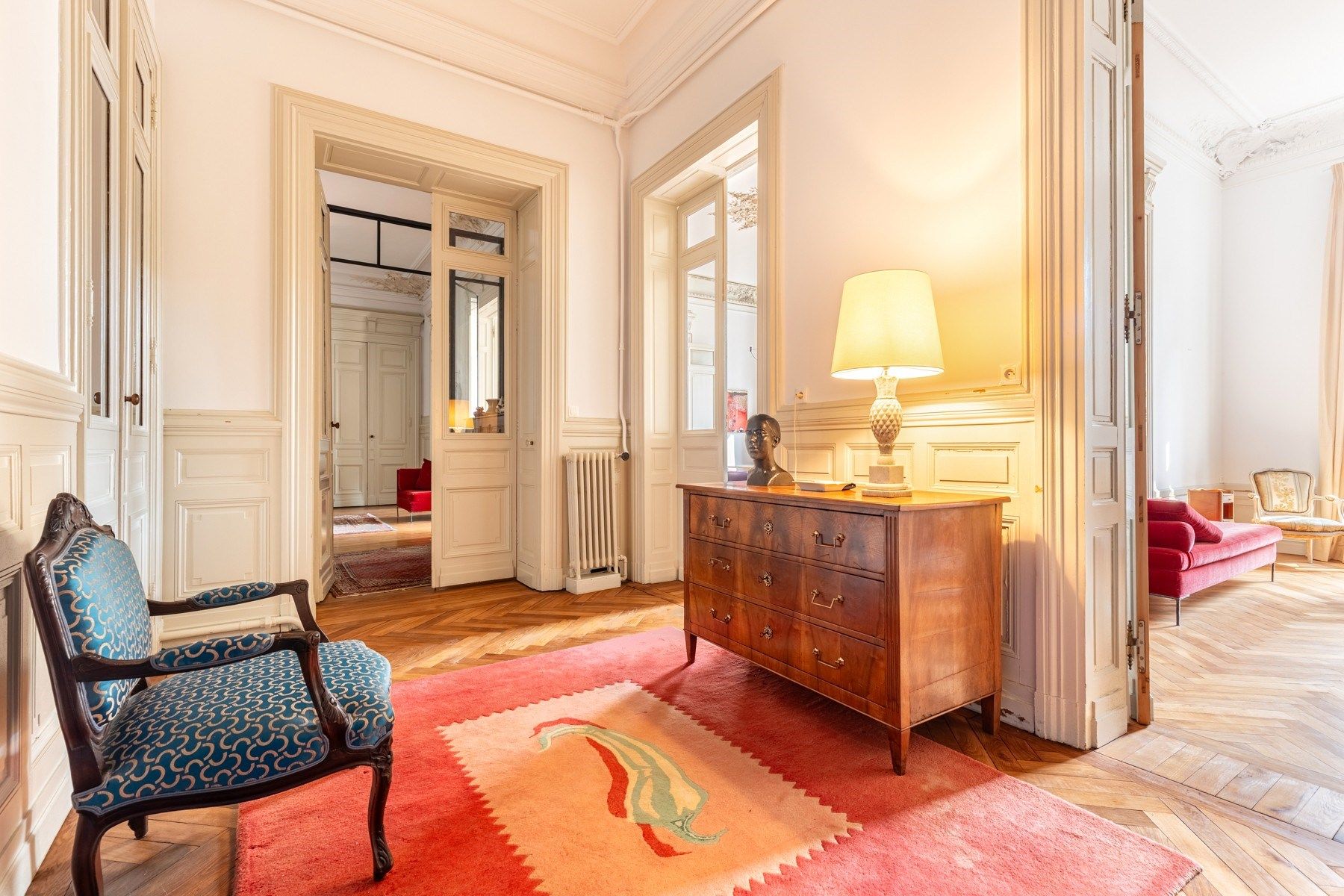 luxury apartment 5 Rooms for sale on BORDEAUX (33000)